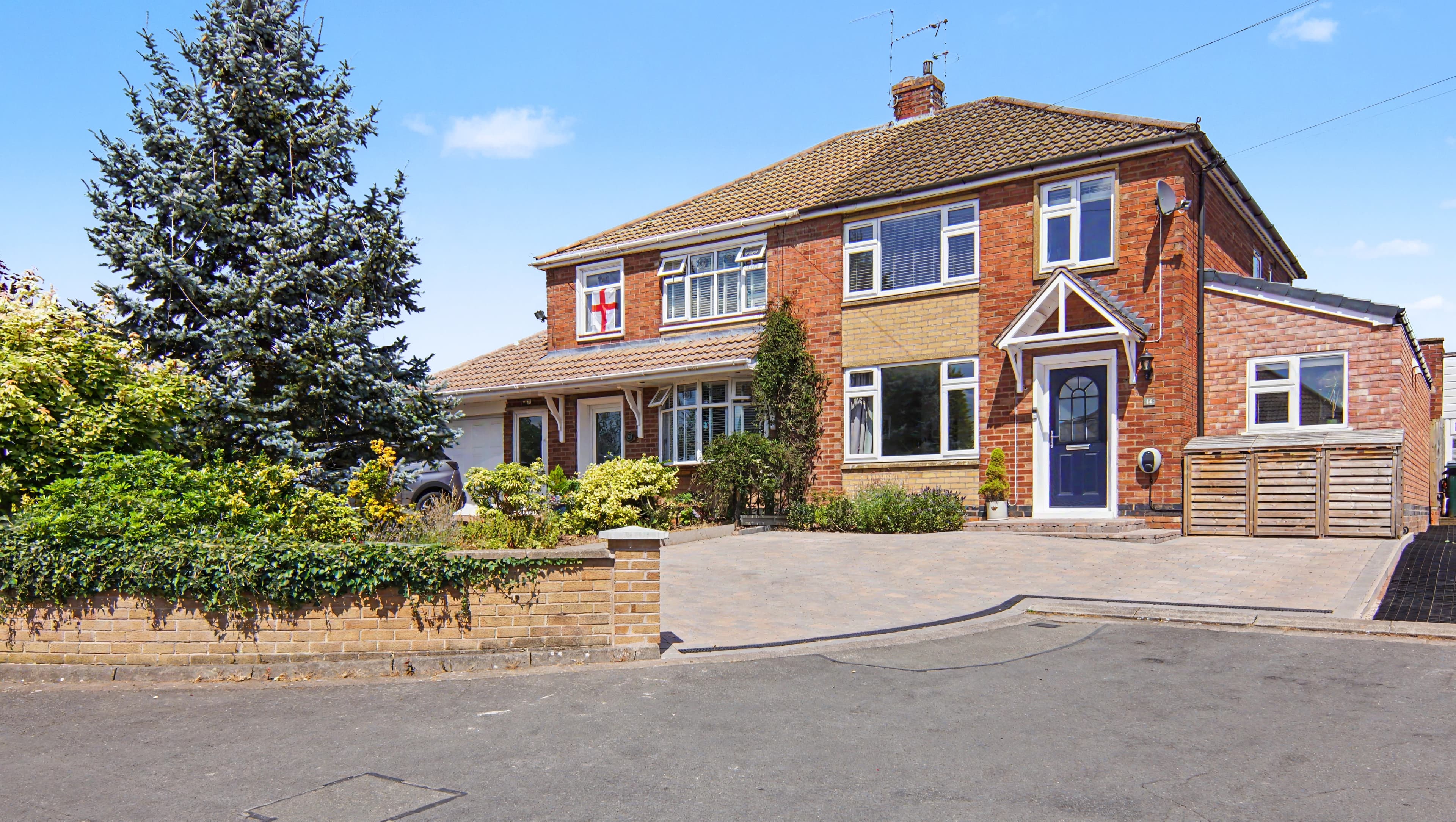 Ripon Close, Allesley, Coventry, CV5 - photo 1 of 35