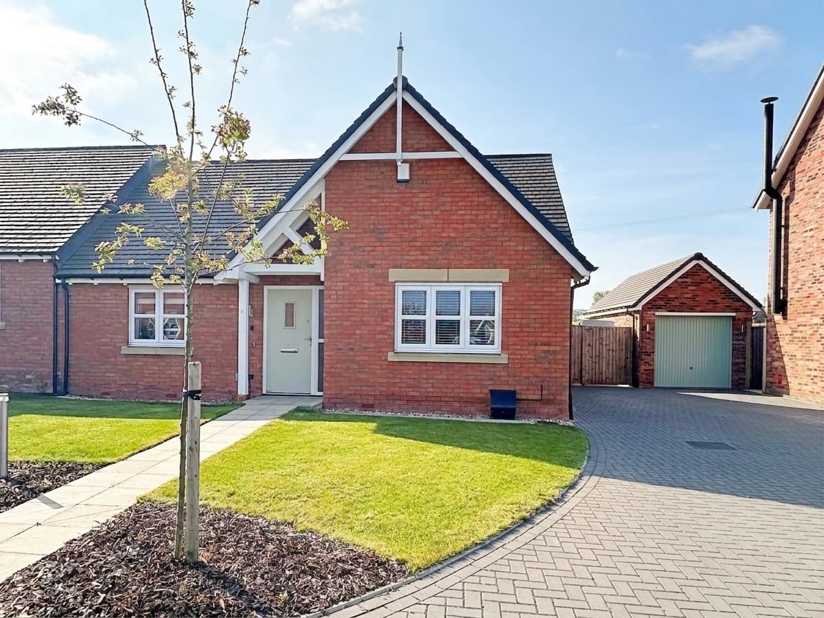 Woodview Close, Upton Snodsbury, Worcester, WR7 - photo 1 of 20