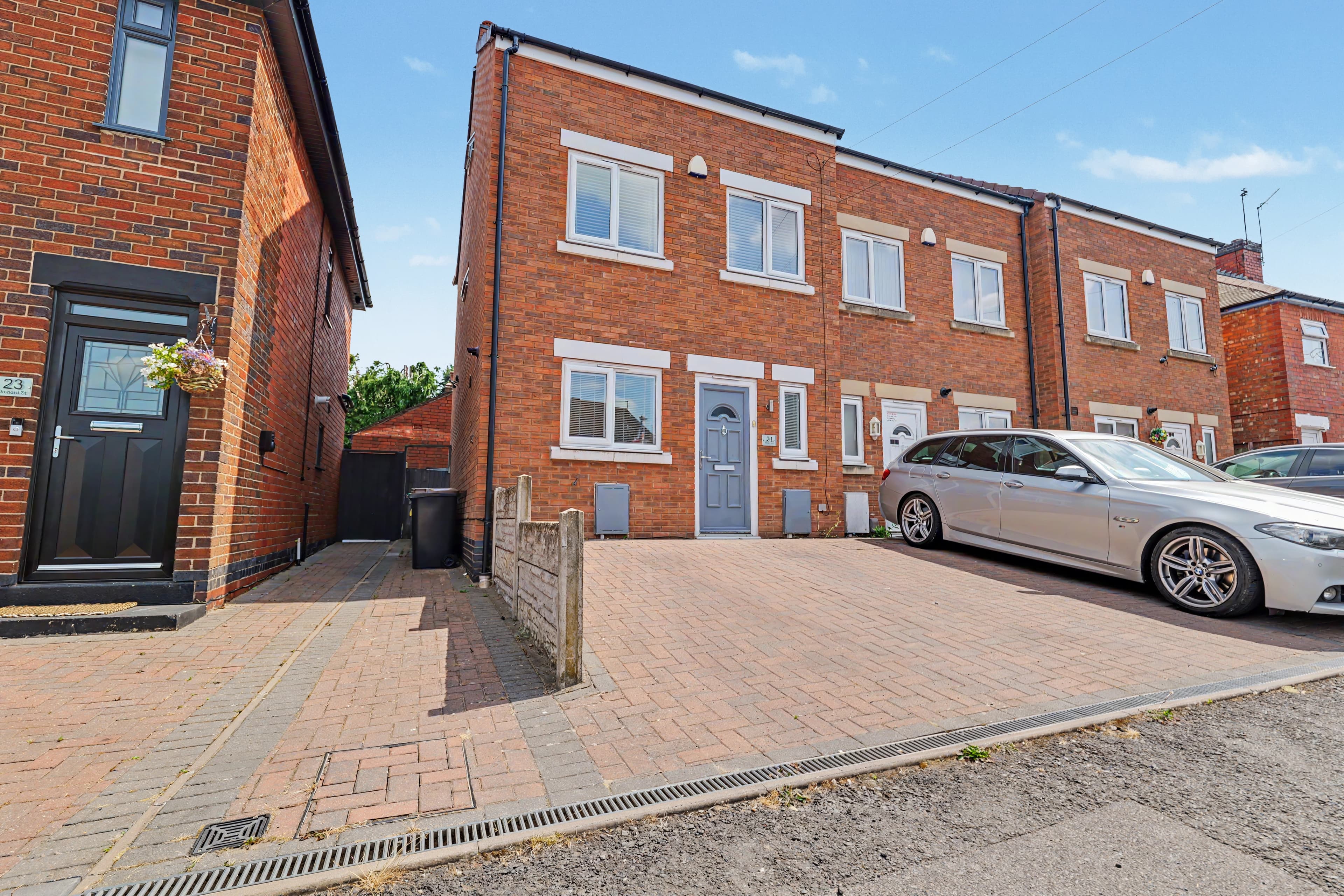 Orchard Street, Bedworth, CV12 - photo 1 of 24