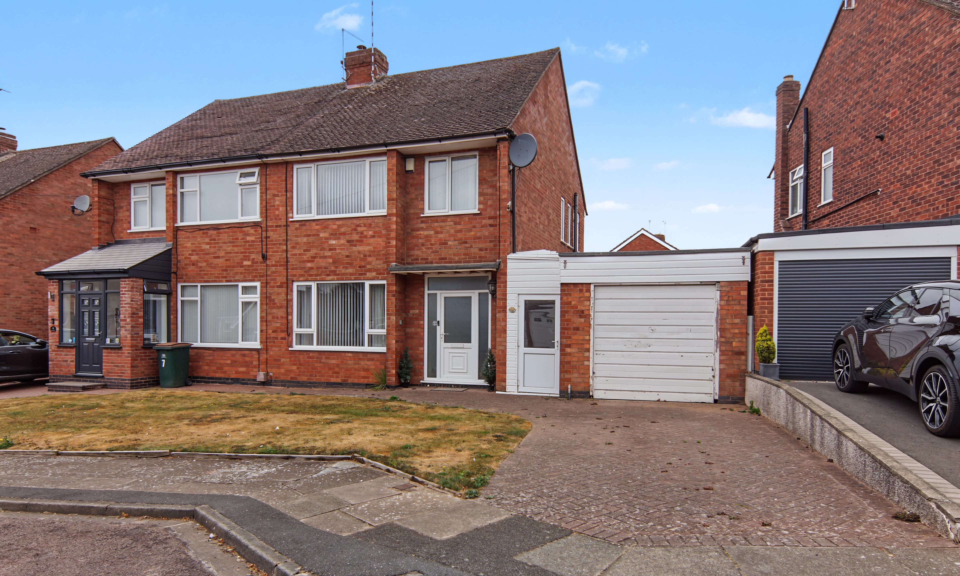 Suffolk Close, Coventry, CV5 - photo 1 of 28