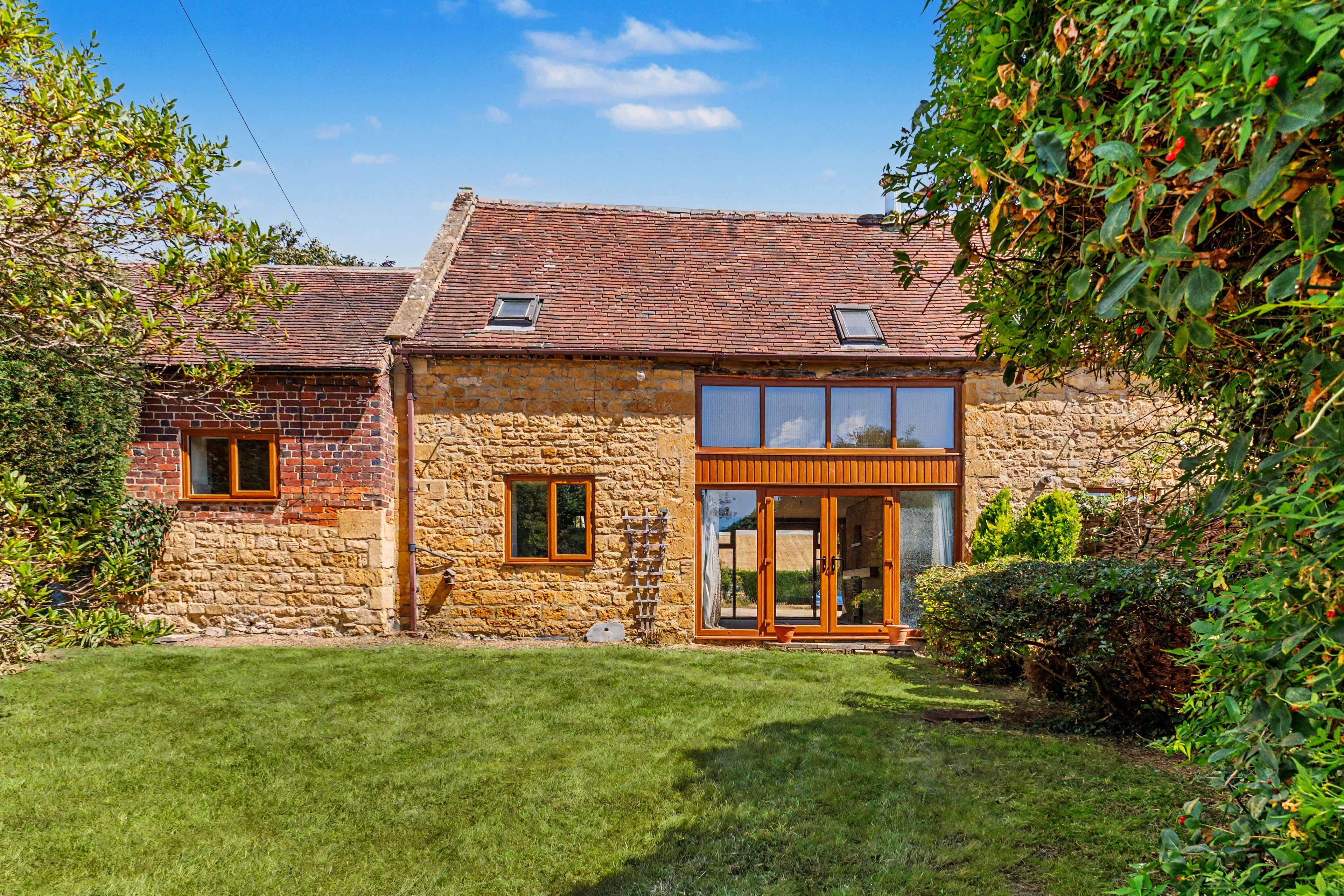 2 Charingworth Chase Farm, Charingworth, Chipping Campden, GL55 - photo 1 of 40