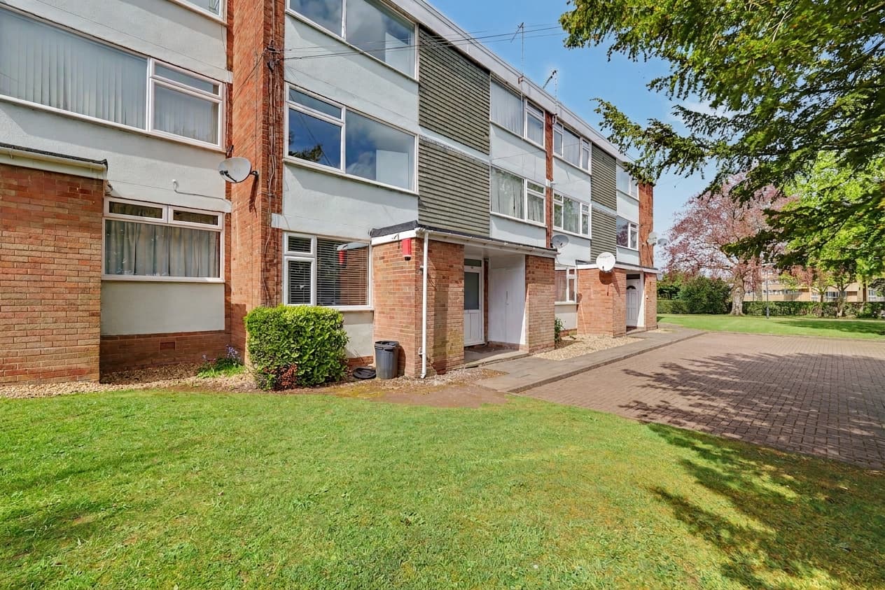 Stonehouse Lane, Coventry, CV3 - photo 1 of 13