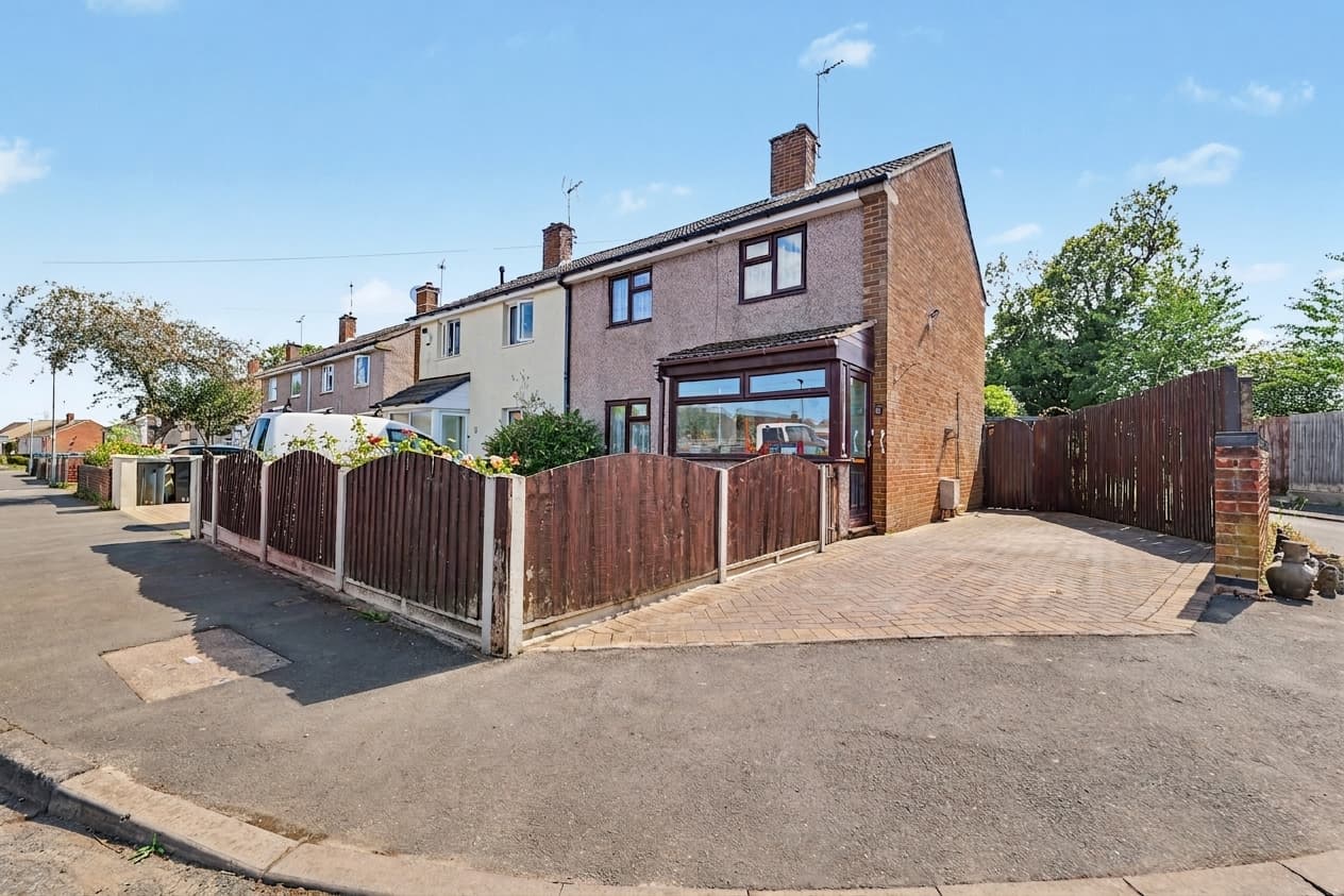 Mavor Drive, Bedworth, CV12 - photo 1 of 18