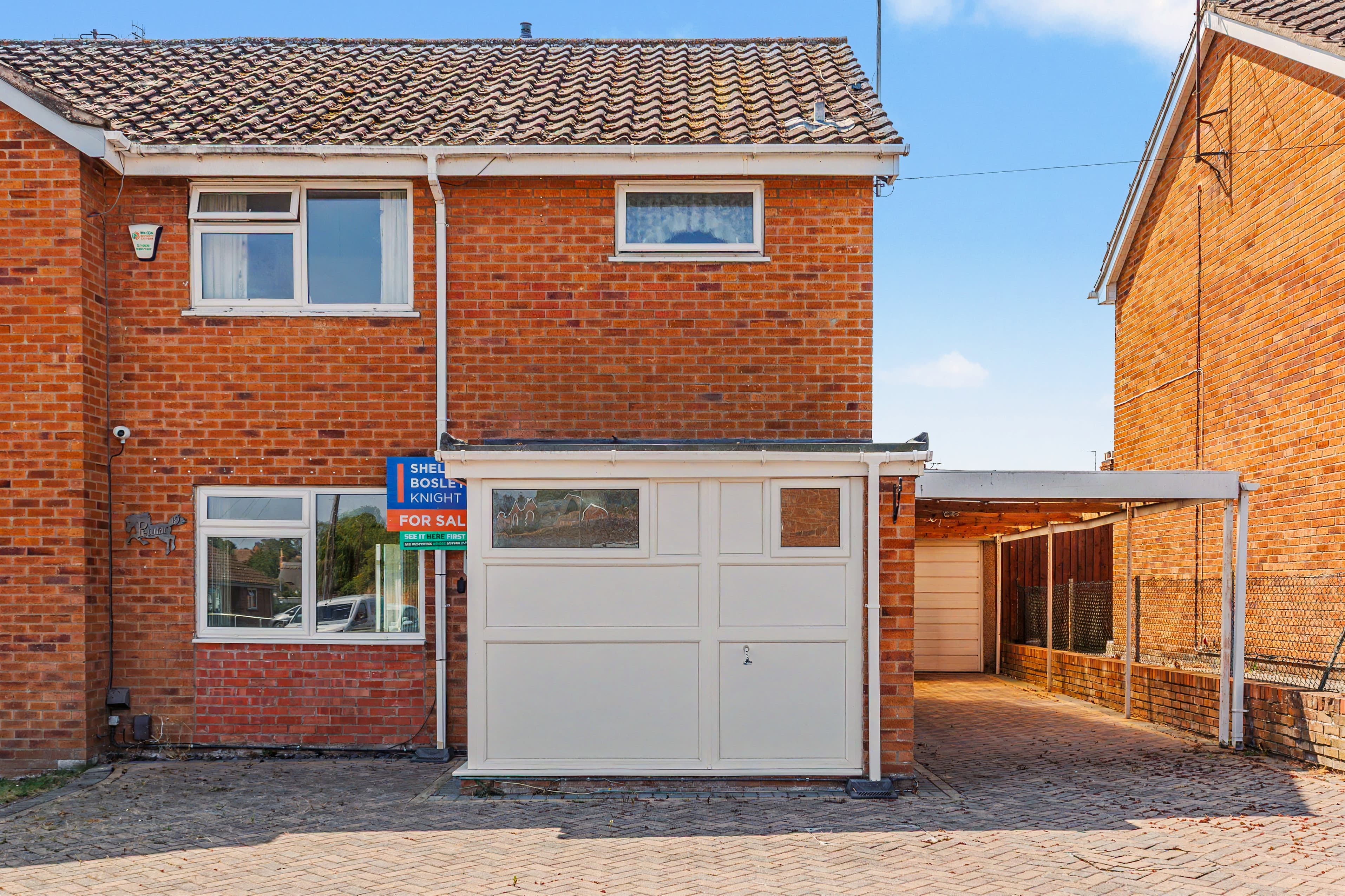 Alexandra Road, Evesham, WR11 - photo 1 of 25