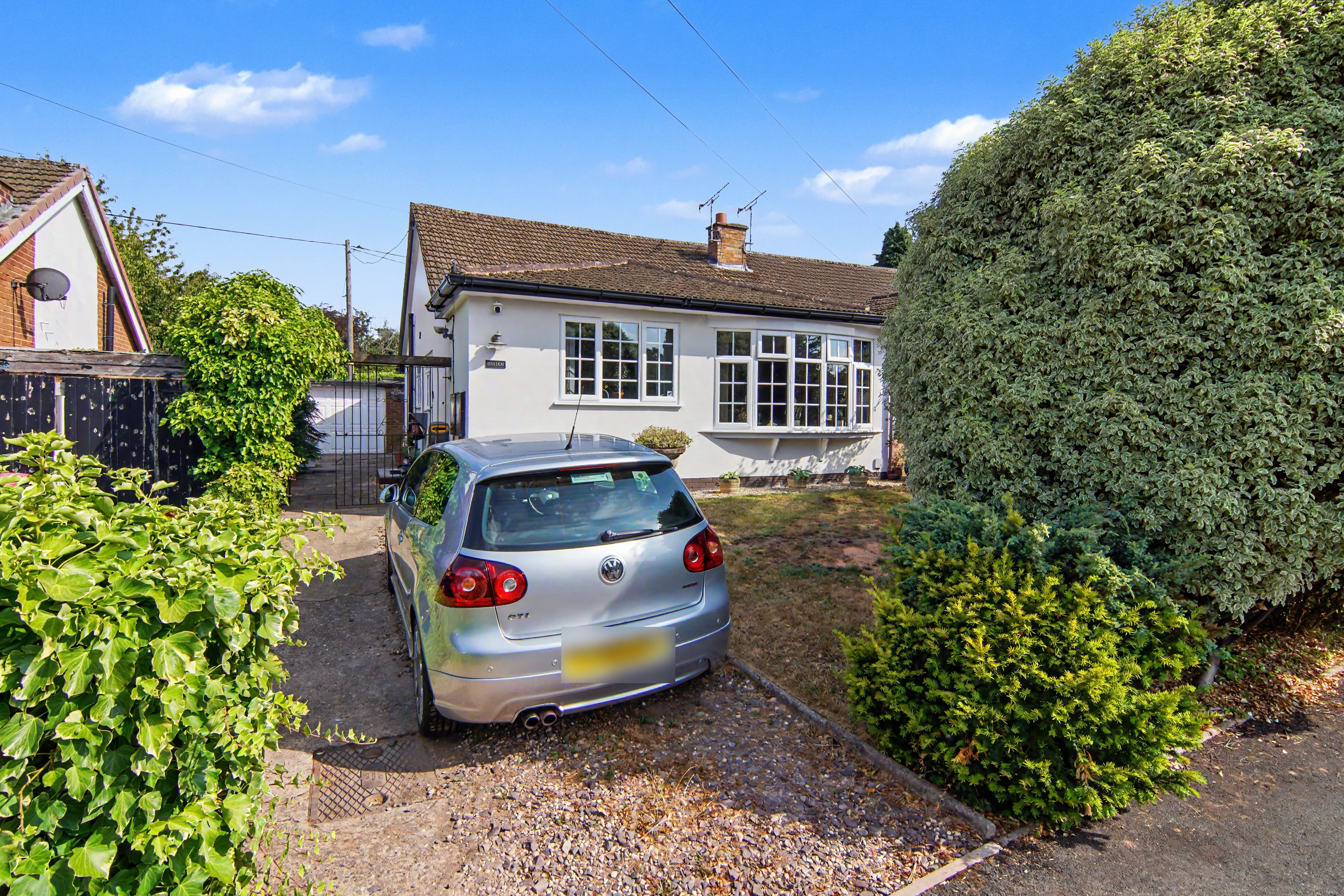 Isa Leigh, Kingswood Avenue, Corley, Coventry, CV7 - photo 1 of 33