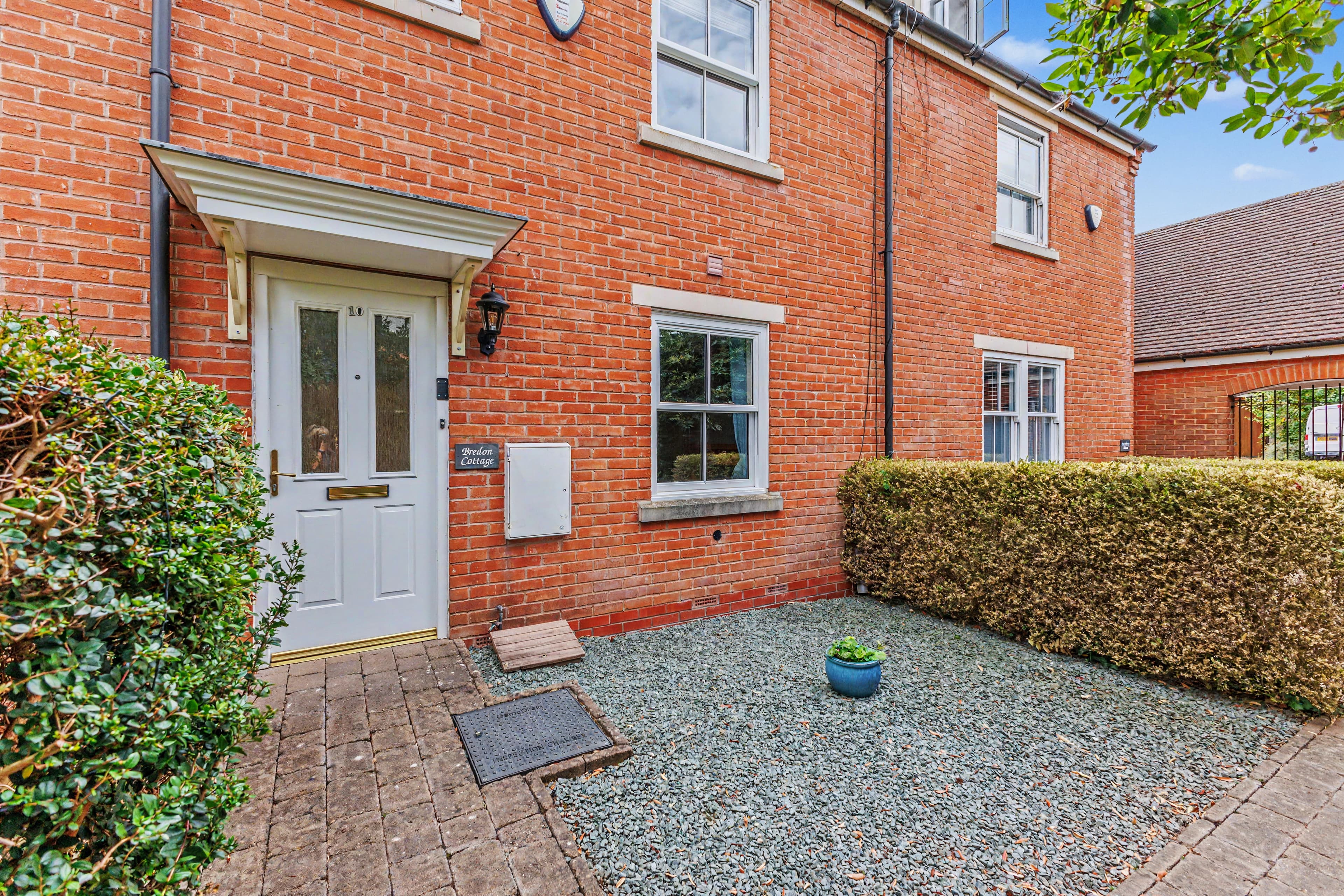 John Martin Square, Evesham, WR11 - photo 1 of 26