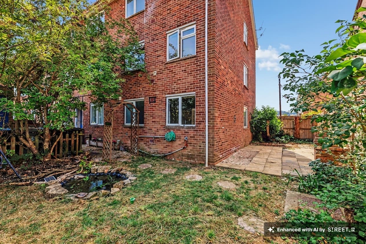 St. Swithins Drive, Lower Quinton, Stratford-Upon-Avon, CV37 - photo 1 of 27