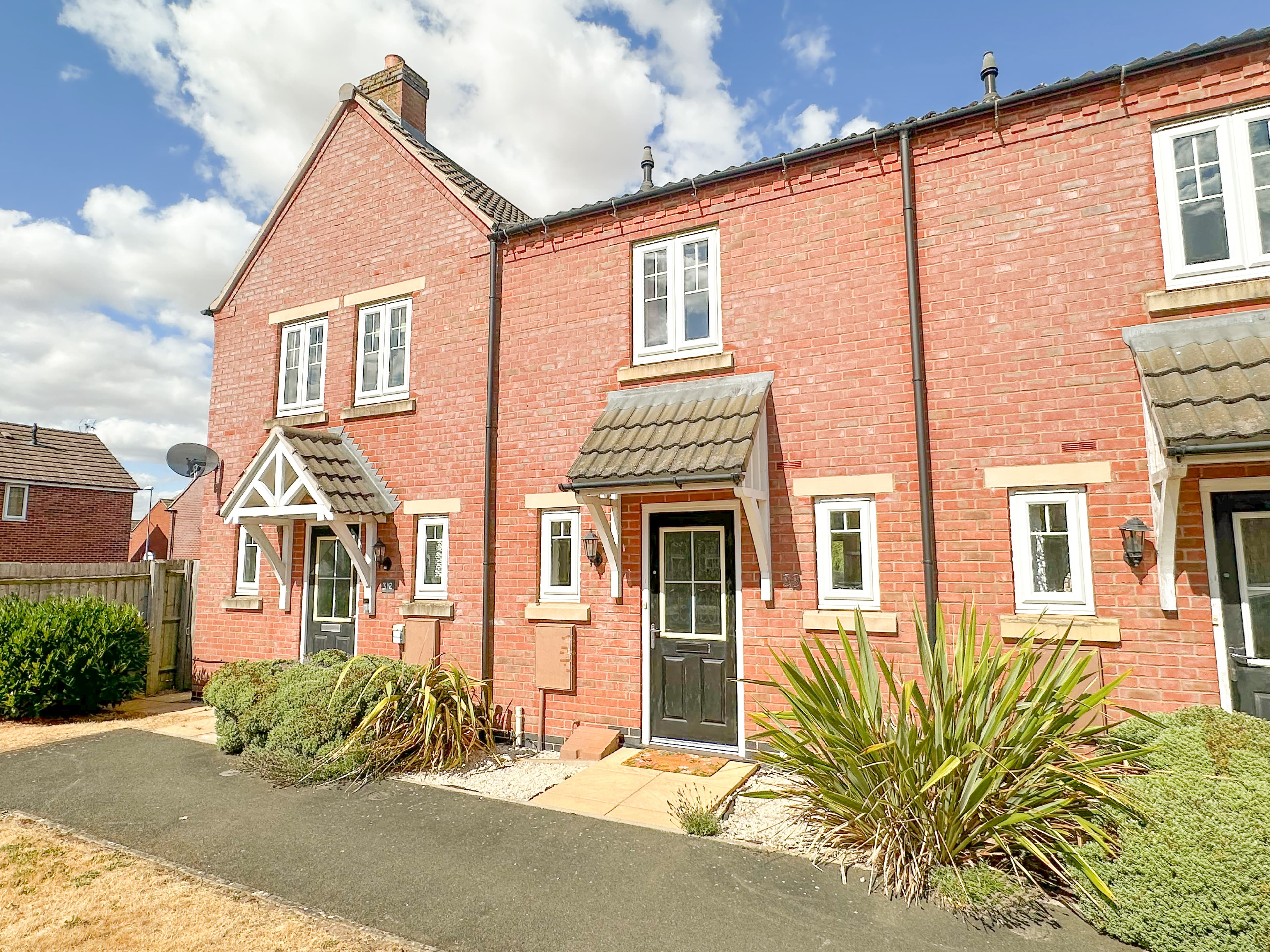 Marmion Close, Market Harborough, LE16 - photo 1 of 7