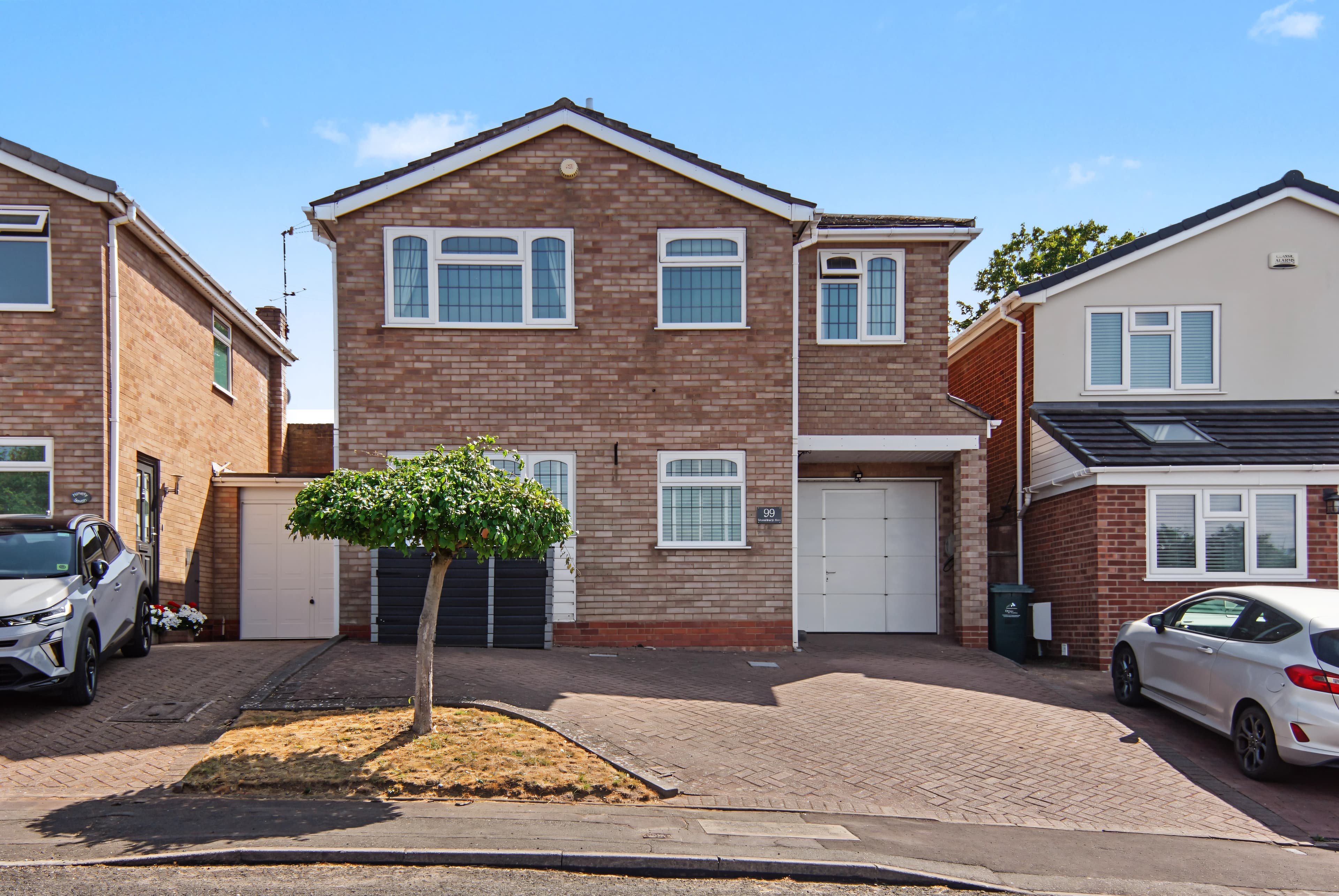 Stonebury Avenue, Coventry, CV5 - photo 1 of 36