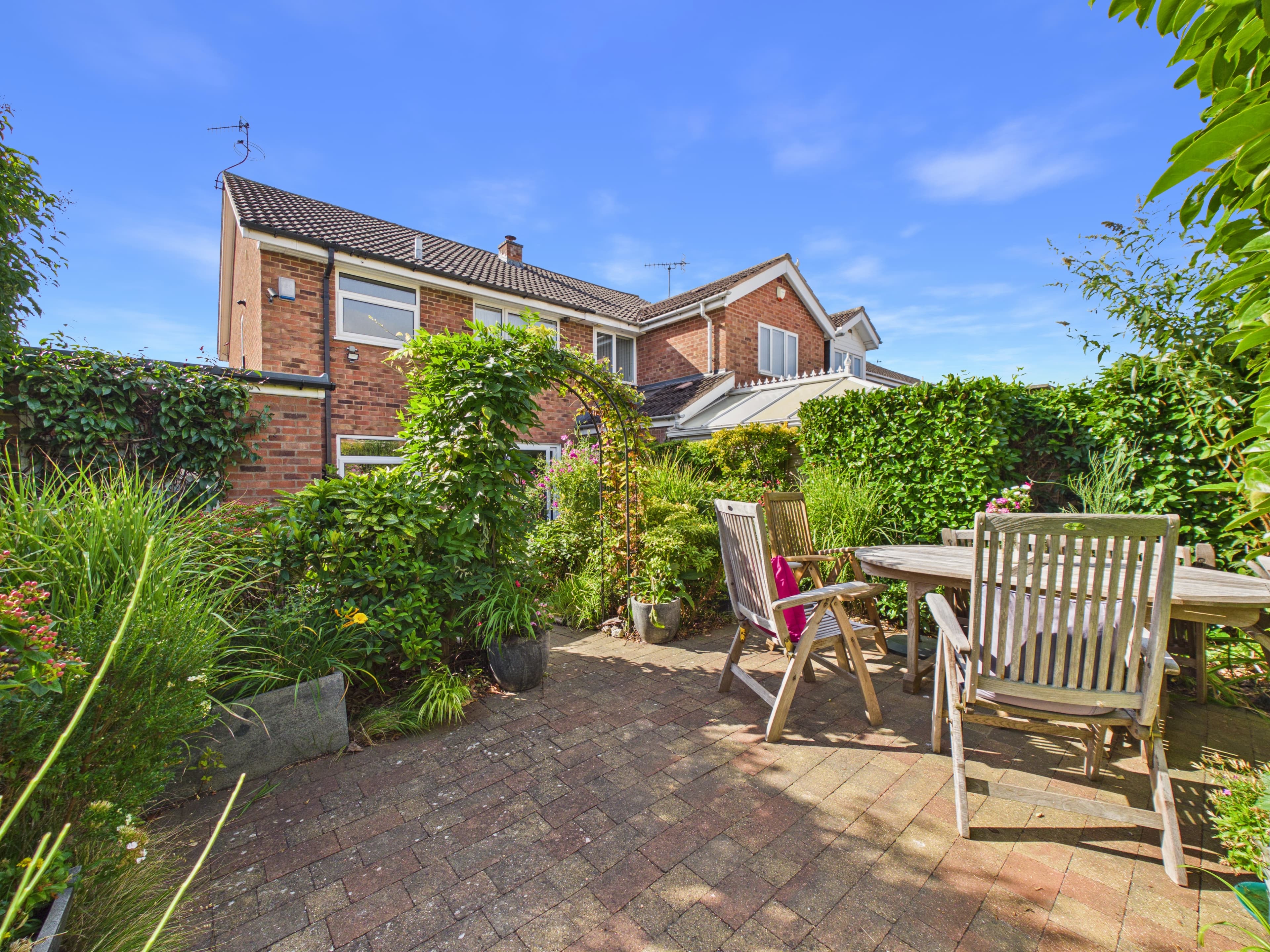 Mill Lane Close, Pershore, WR10 - photo 1 of 14