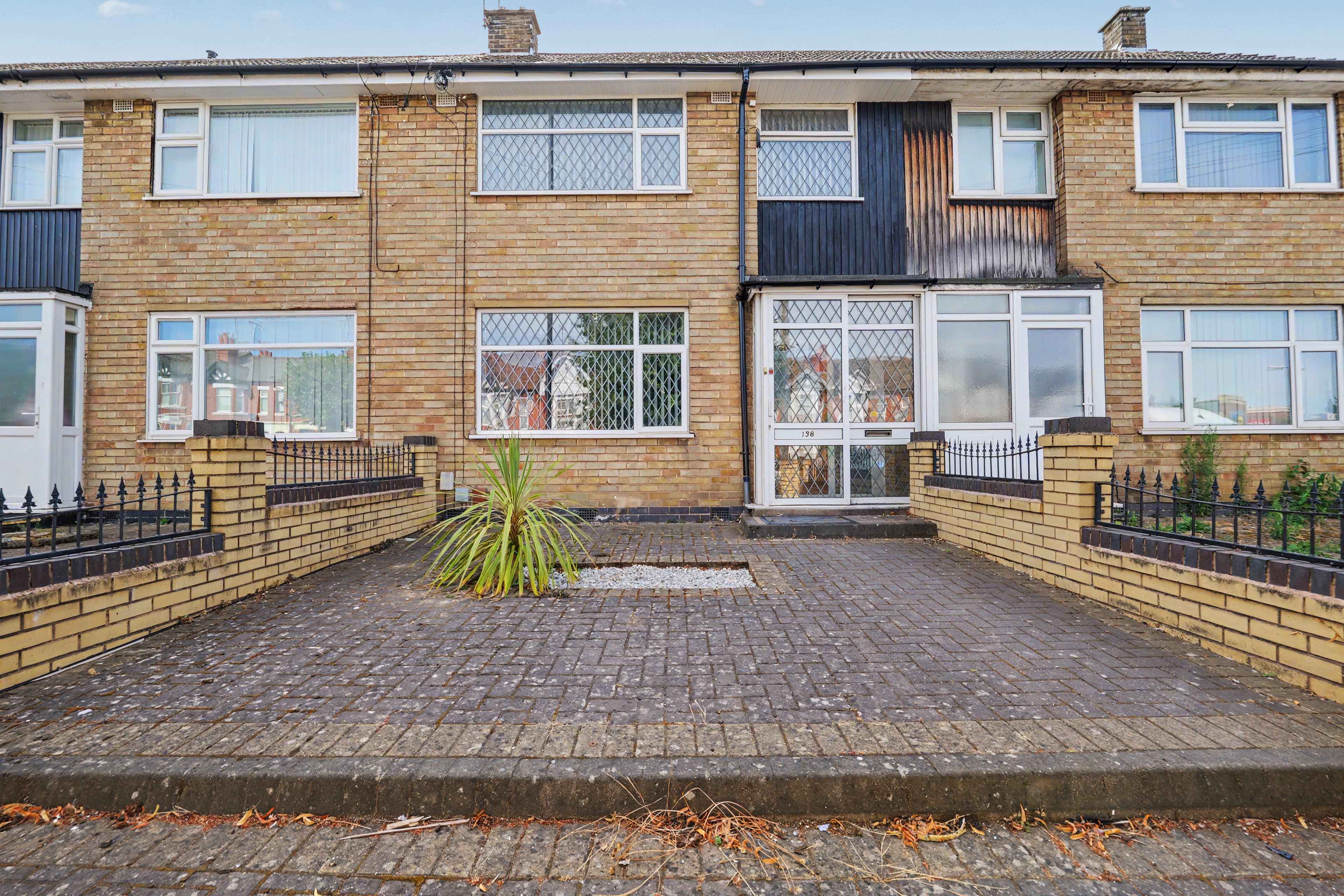 Binley Road, Coventry, CV3 - photo 1 of 22