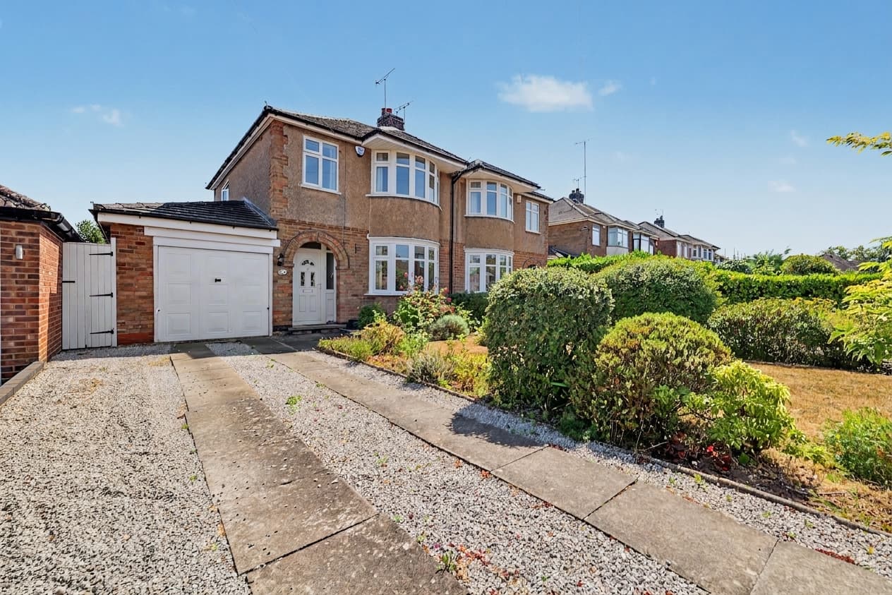 Hadleigh Road, Coventry, CV3 - photo 1 of 20