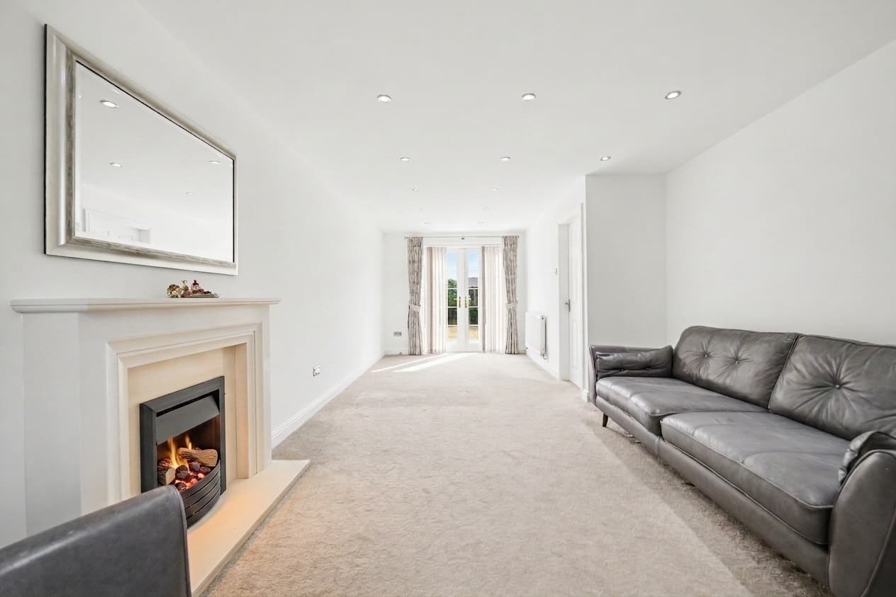 Meadowsweet Road, Hamilton, Leicester, LE5 - photo 1 of 17