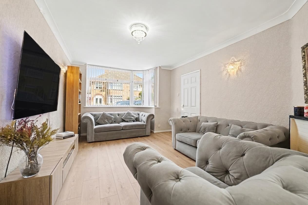 Staplehurst Avenue, Leicester, LE3 - photo 1 of 10