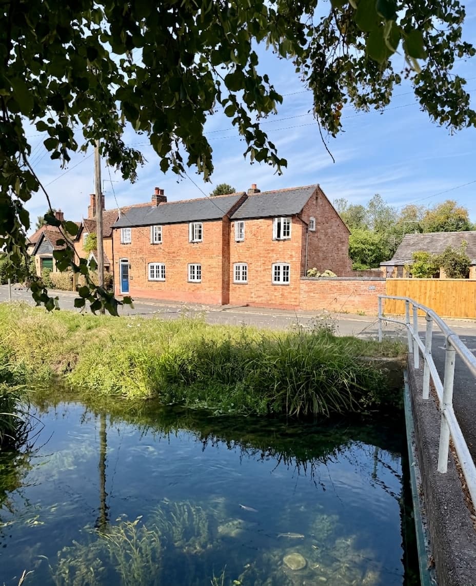 Brook Cottage, School Road, Snitterfield, Stratford-Upon-Avon, CV37 - photo 1 of 21