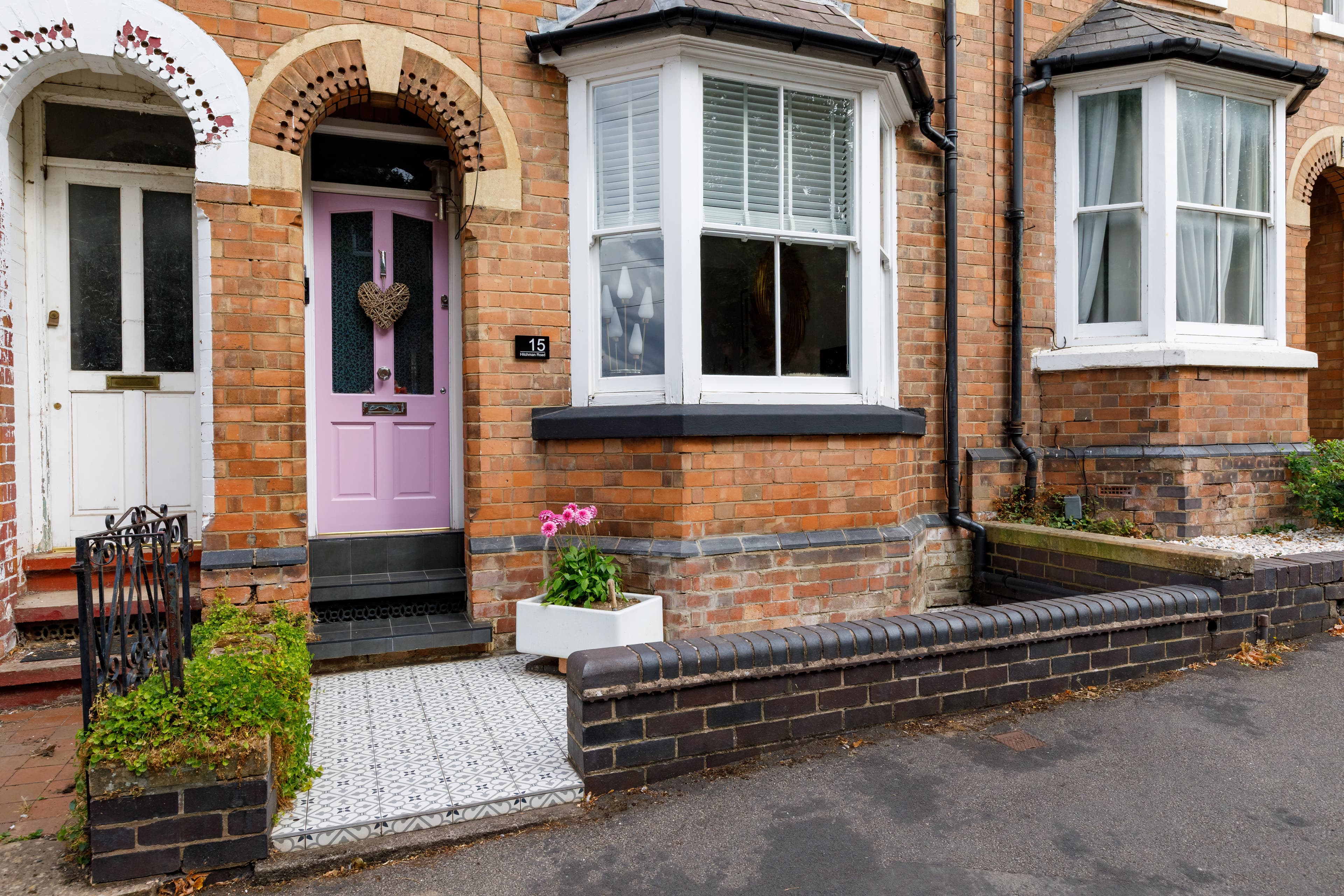Hitchman Road, Leamington Spa, CV31 - photo 1 of 19