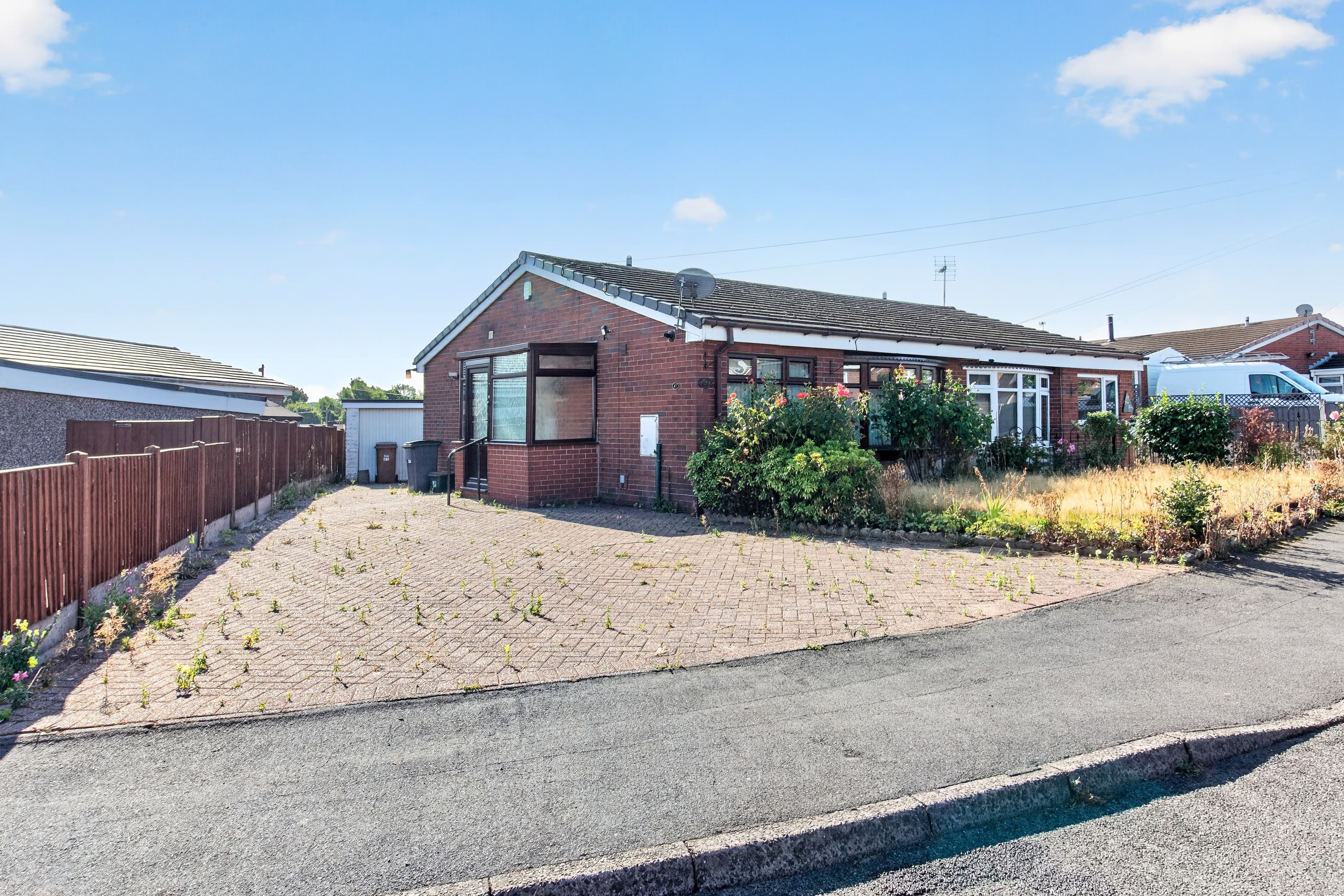 Holyhead Crescent, Stoke-On-Trent, ST3 - photo 1 of 18