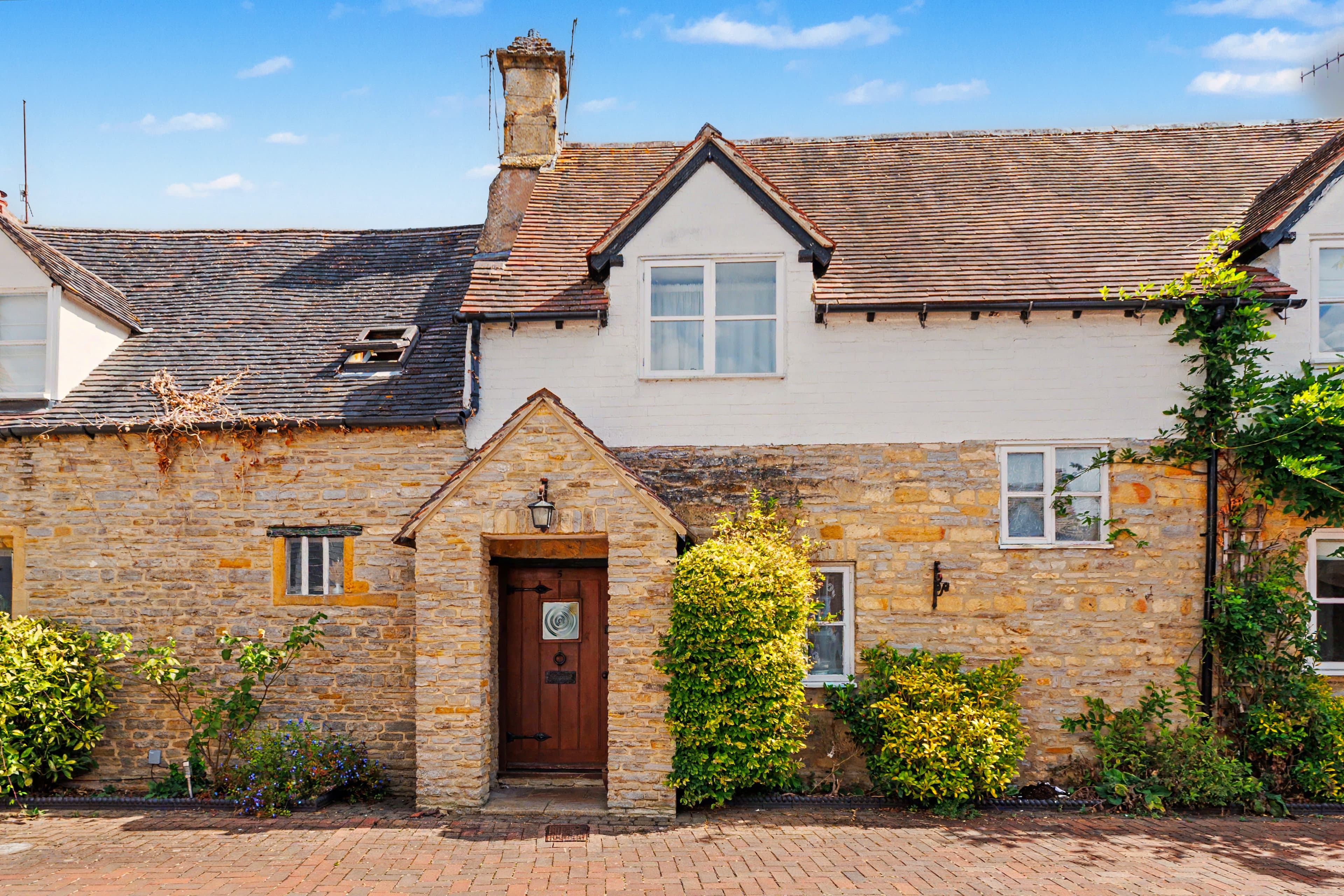 Ashwin Court, Bretforton, Evesham, WR11 - photo 1 of 14