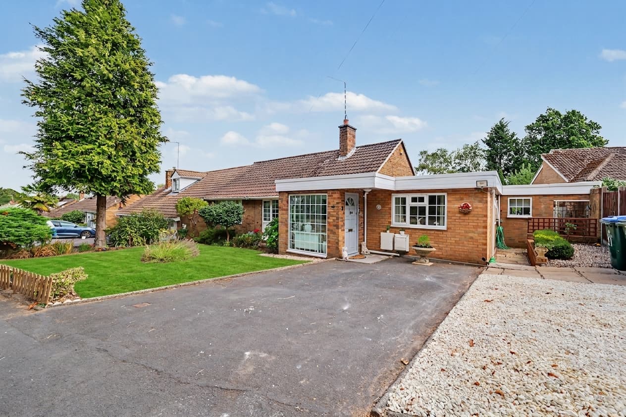 St. Martins Road, Coventry, CV3 - photo 1 of 24