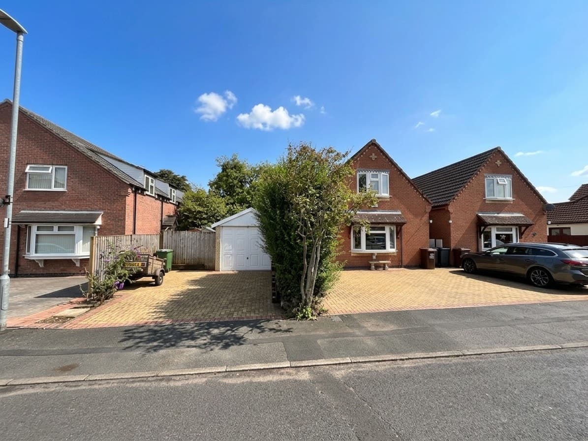 3a, Molyneux Drive, Sileby, Loughborough, LE12 - photo 1 of 28