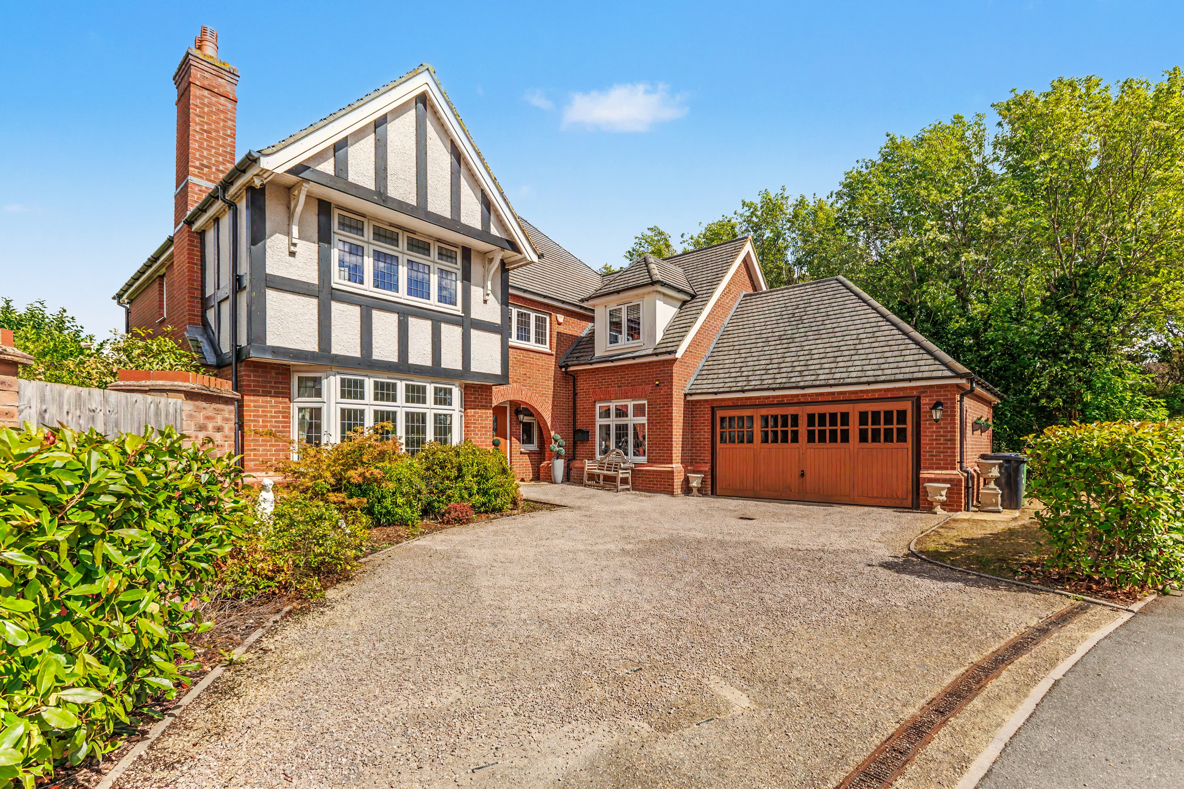 Lodge Park Drive, Evesham, WR11 - photo 1 of 39