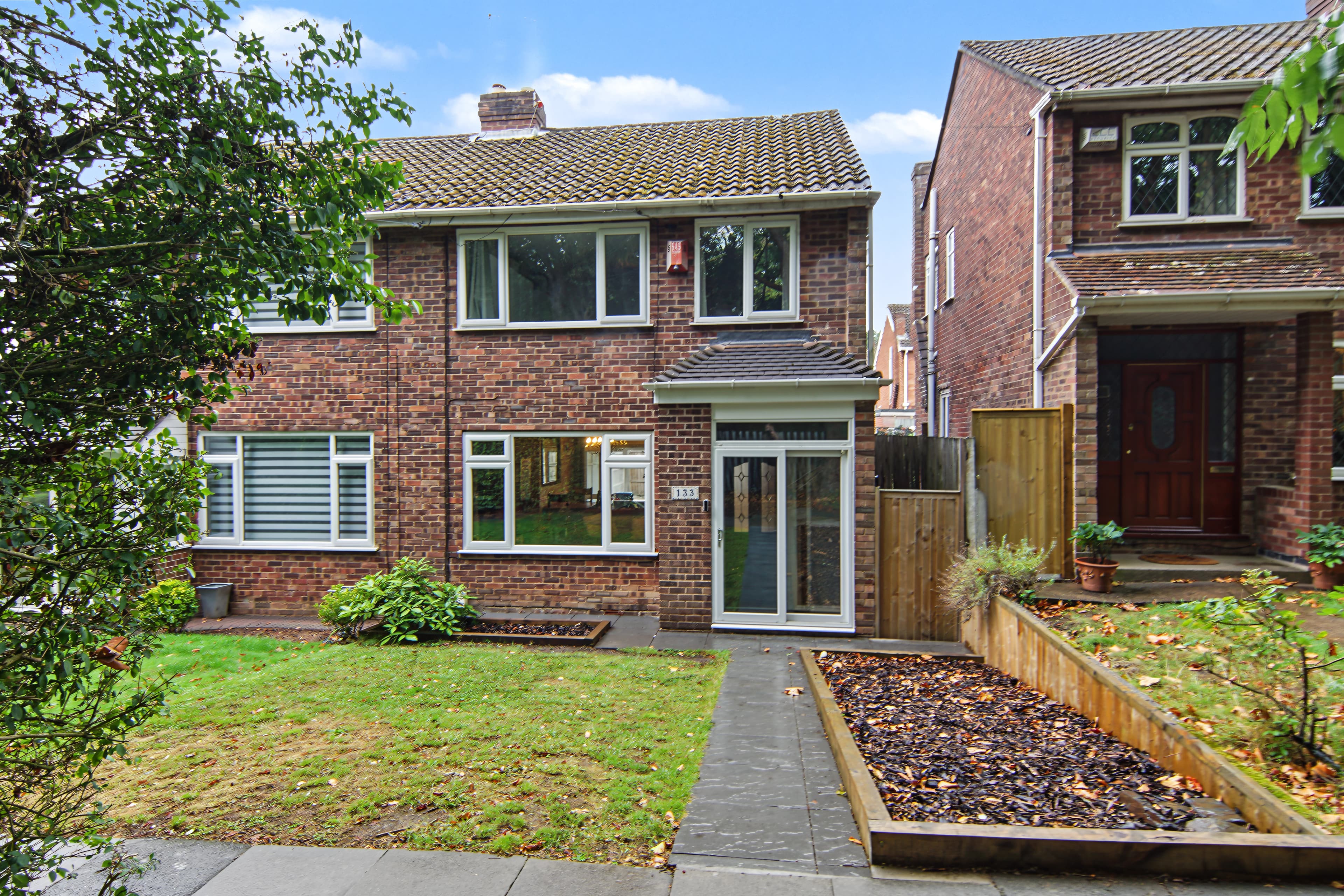 Sutherland Avenue, Coventry, CV5 - photo 1 of 29