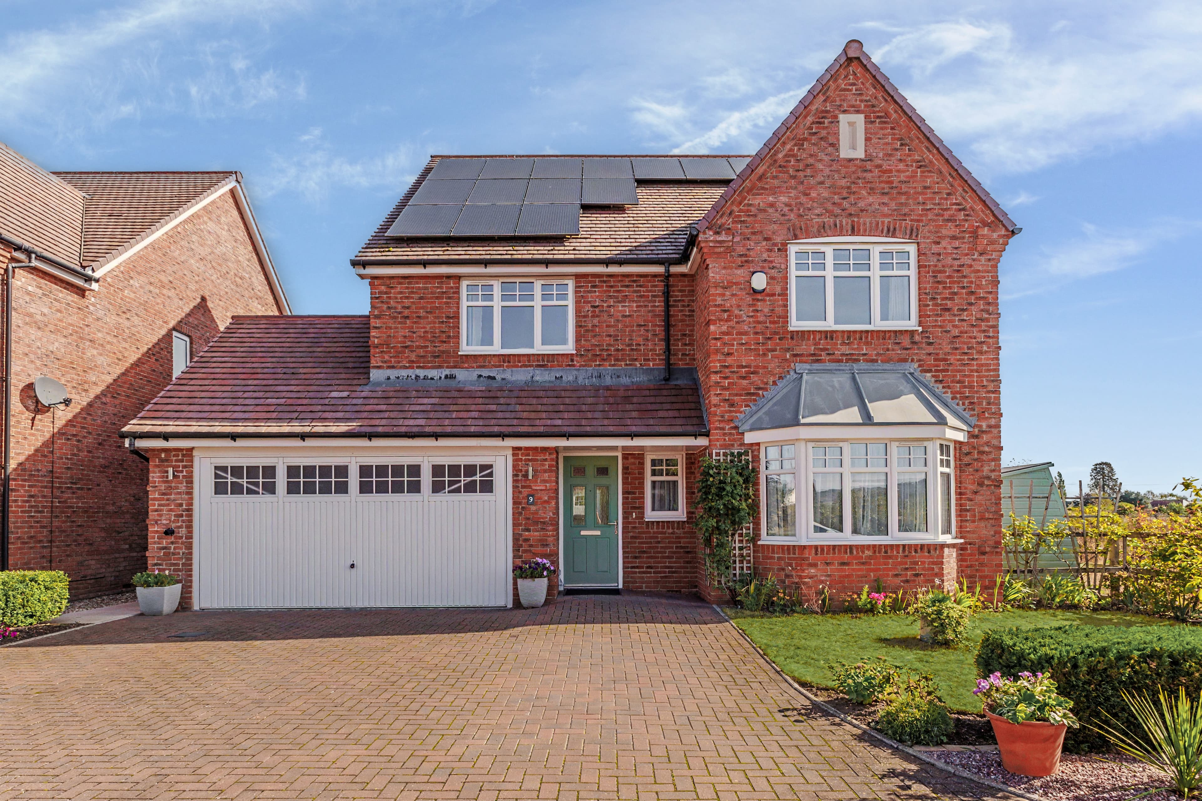 Llewellyn Close, Fladbury, Pershore, WR10 - photo 1 of 41