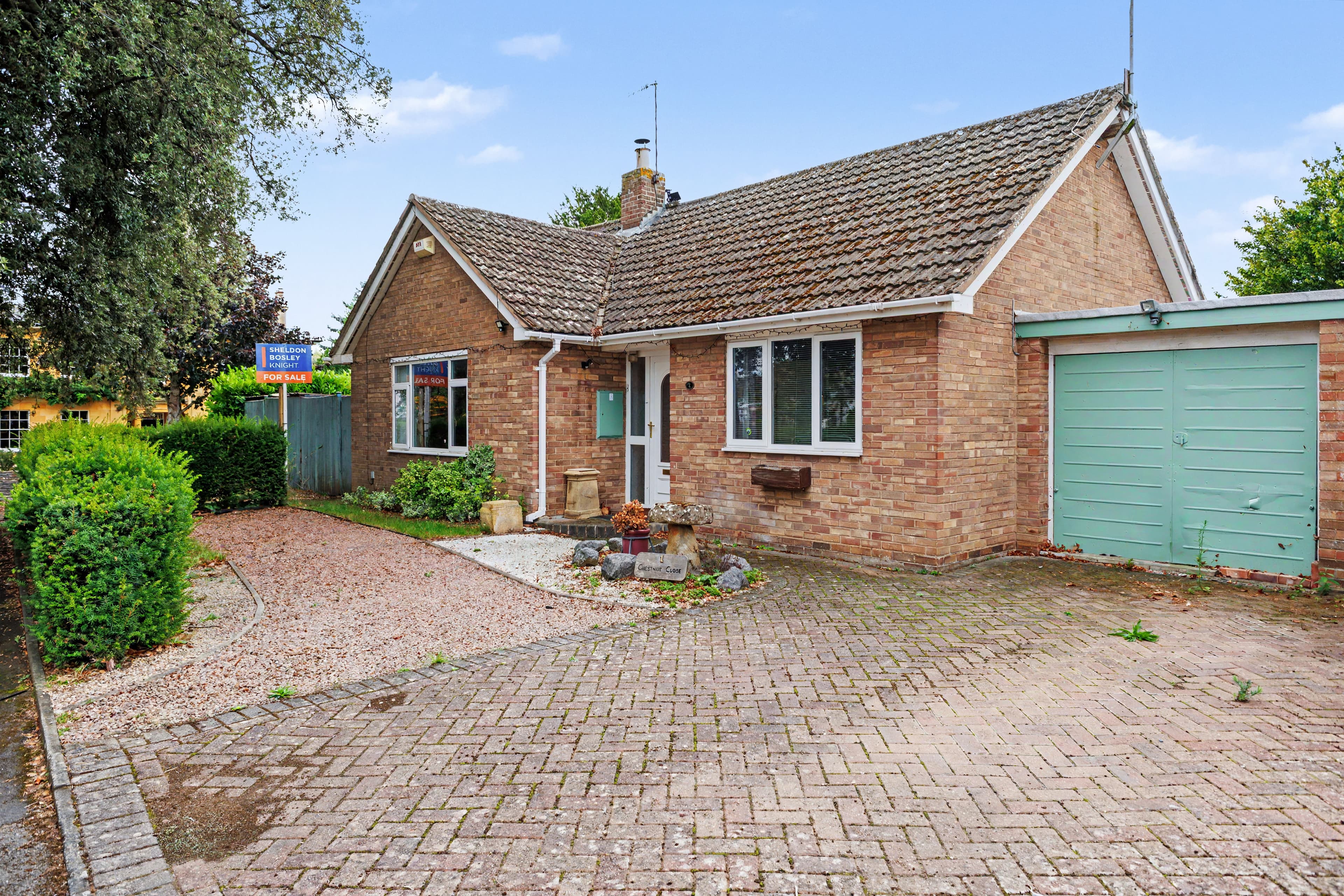Chestnut Close, Aldington, Evesham, WR11 - photo 1 of 15
