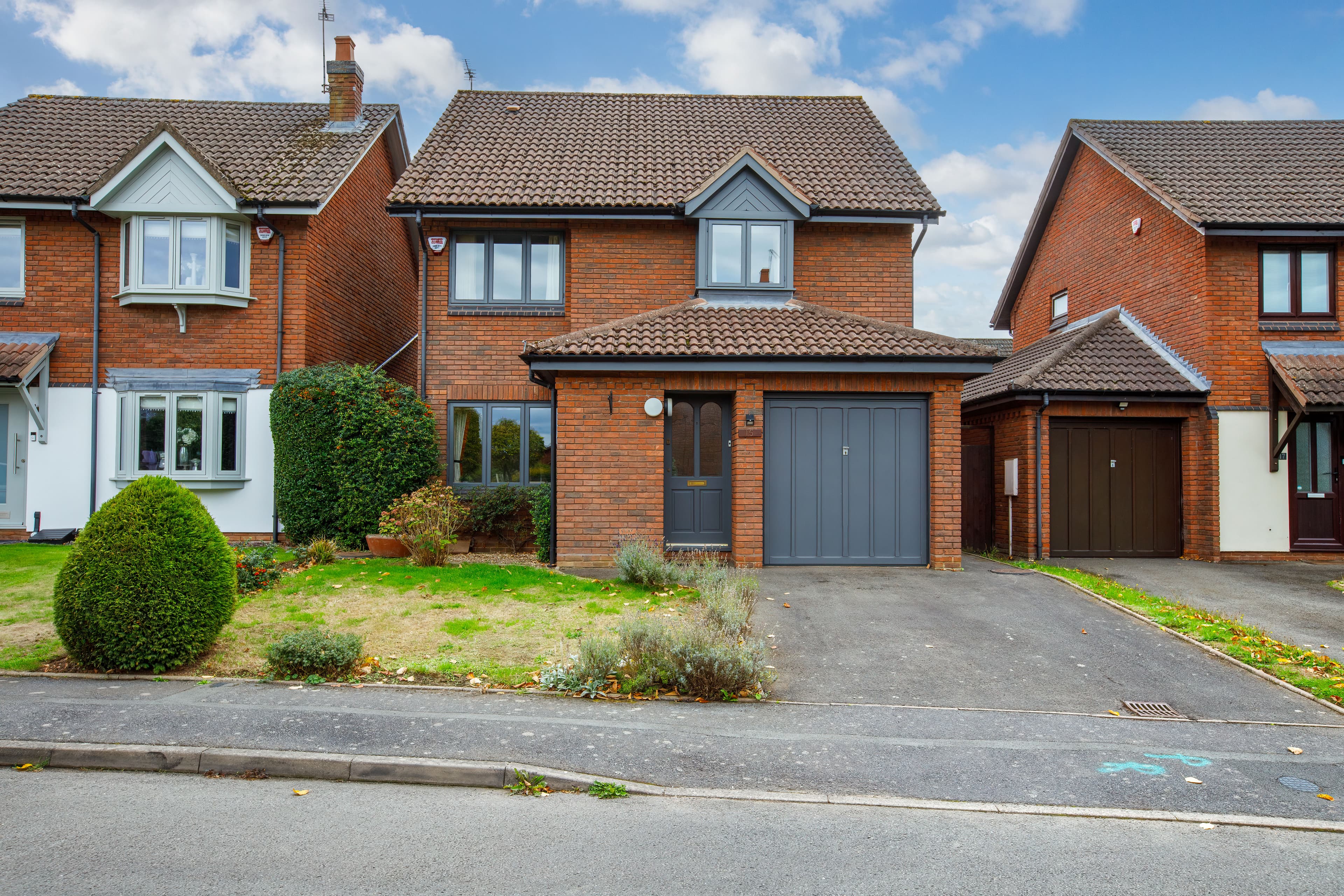 St. James Meadow Road, Leamington Spa, CV32 - photo 1 of 29