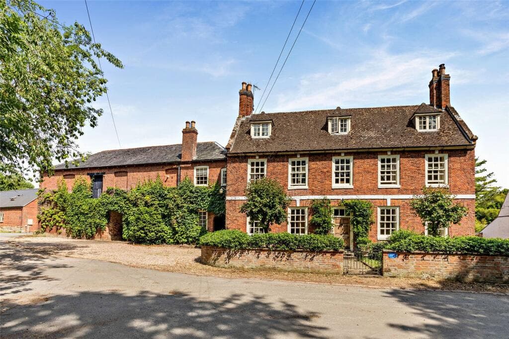 Manor Farm, The Green, Lubenham, Market Harborough, LE16 - photo 1 of 32