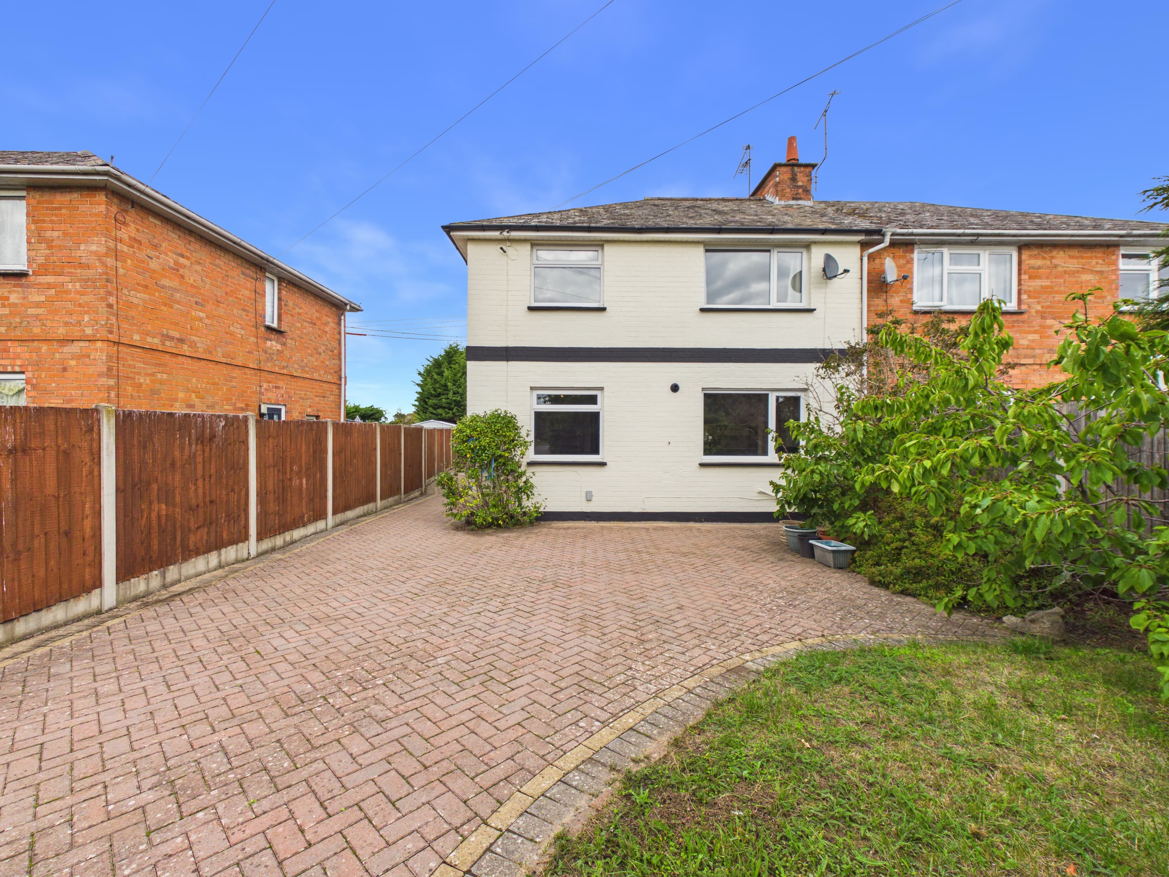 3 South View, Main Road, Wyre Piddle, Pershore, WR10 - photo 1 of 14