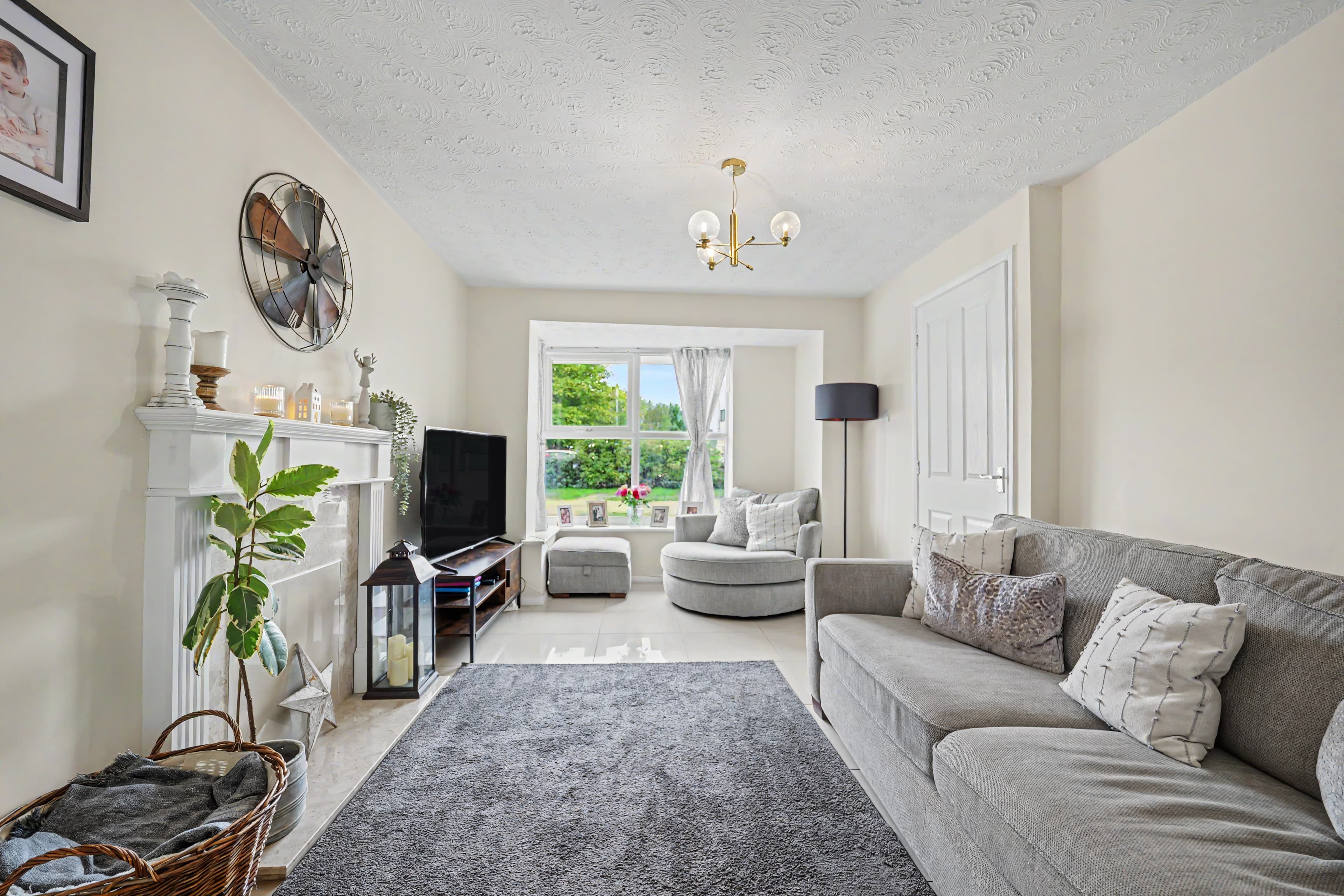 Jewsbury Way, Braunstone, Leicester, LE3 - photo 1 of 15
