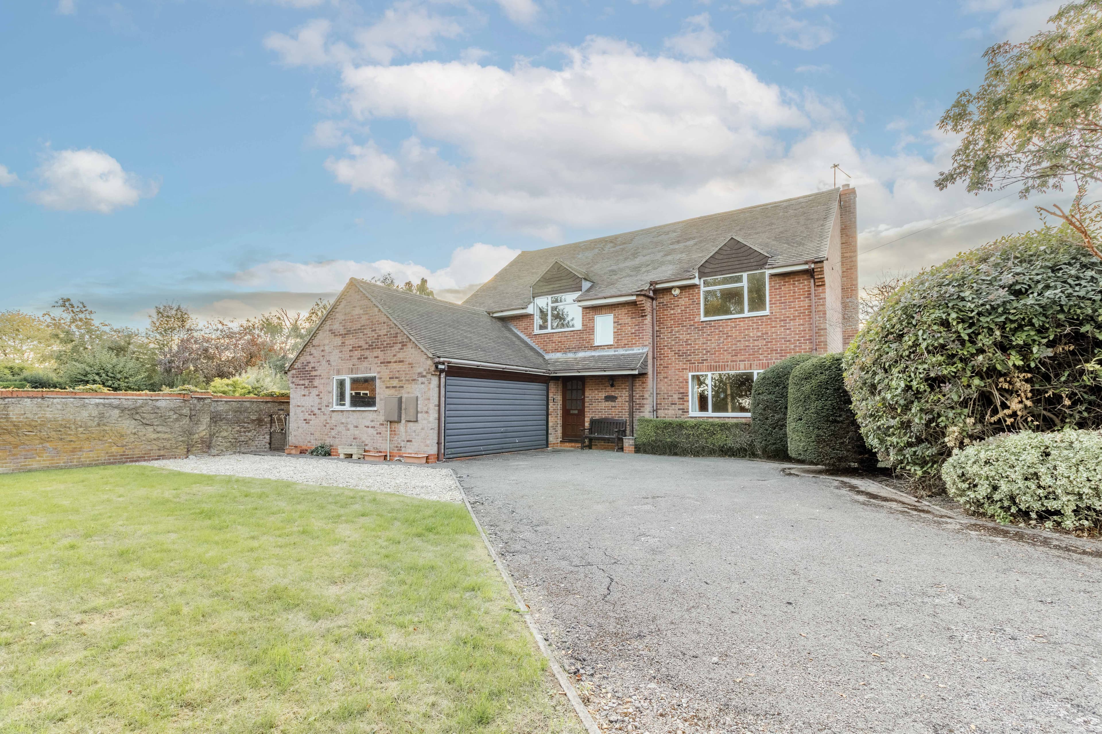 Queens Close, Harbury, Leamington Spa, CV33 - photo 1 of 17