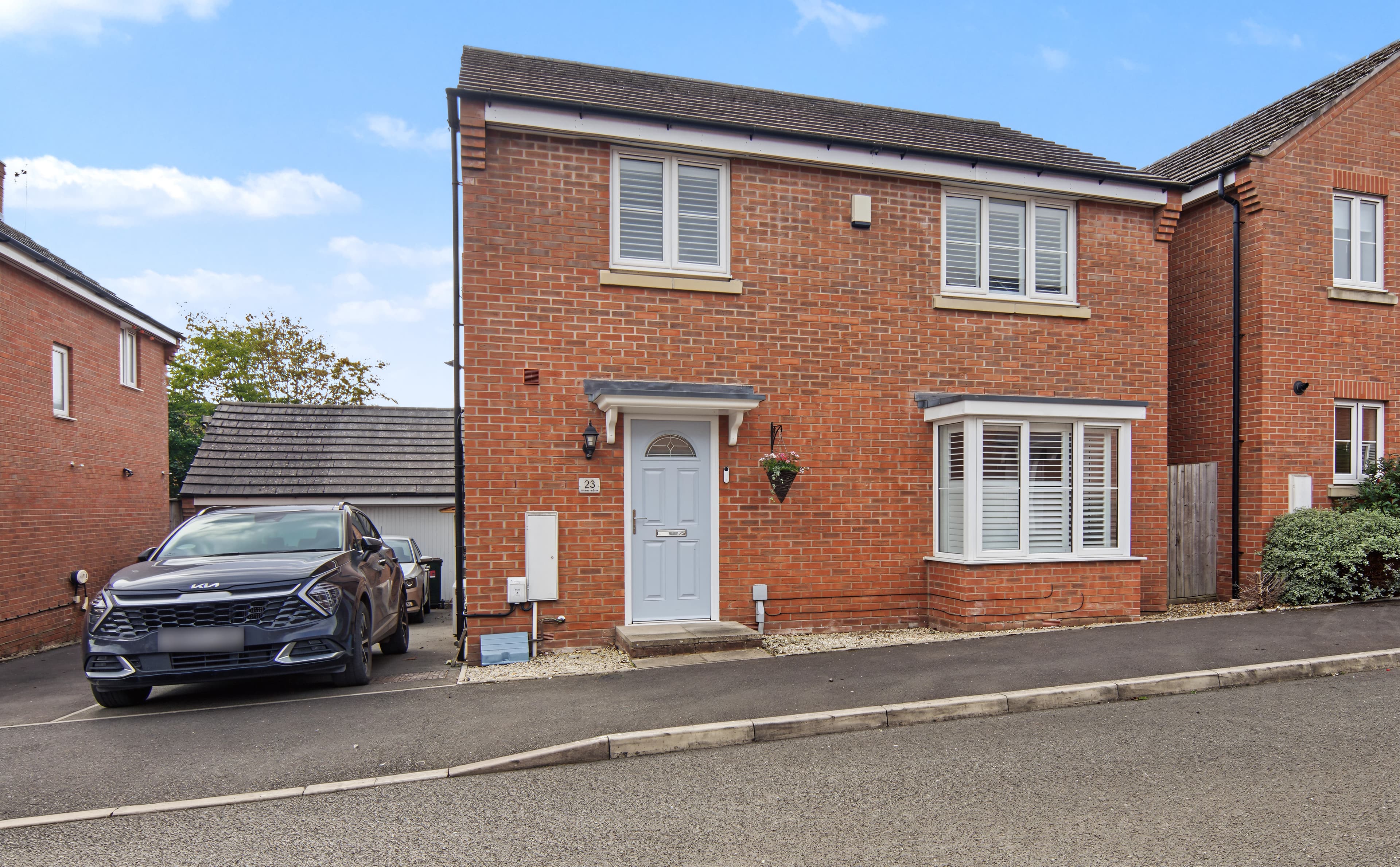 Wickmans Drive, Coventry, CV4 - photo 1 of 24