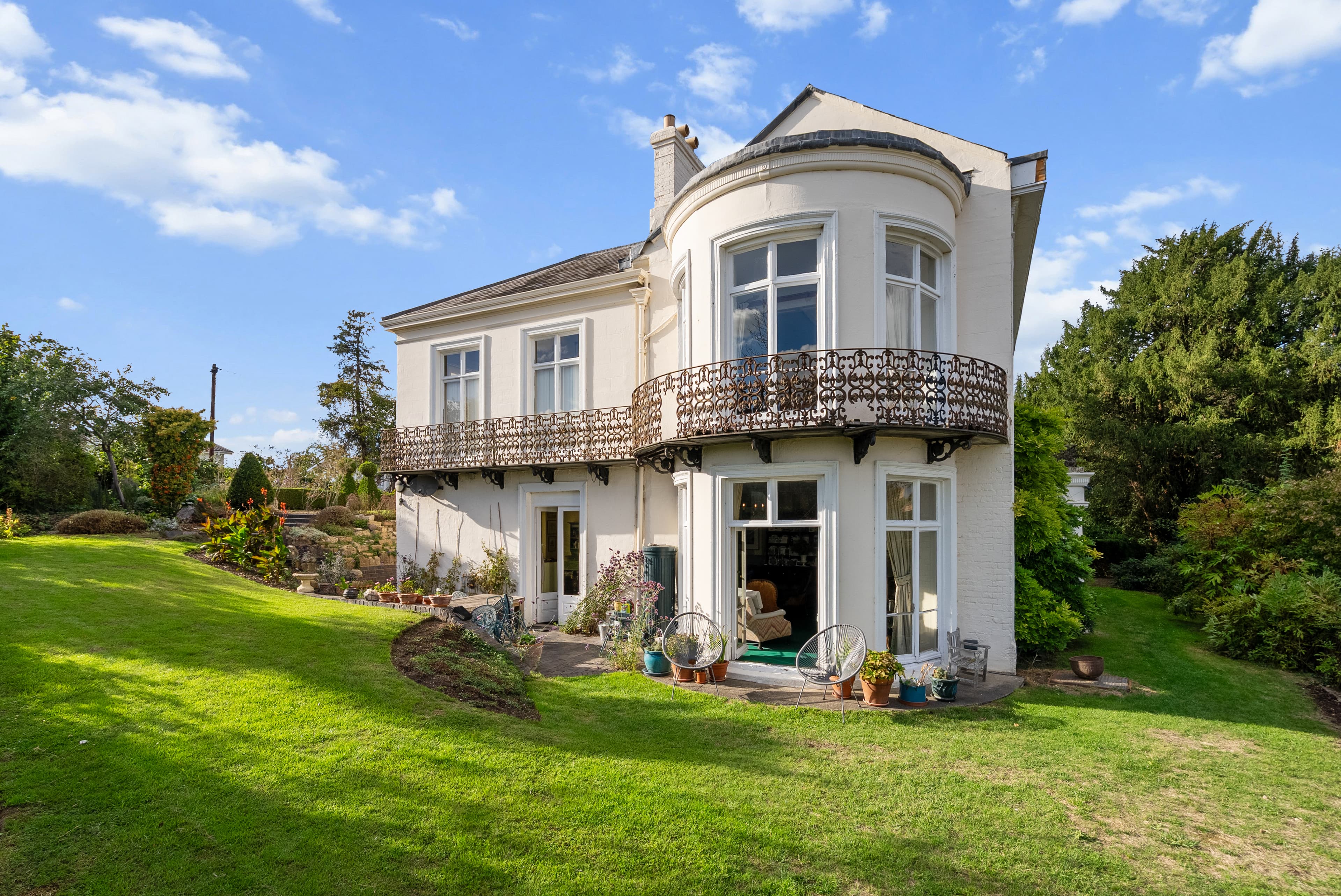 Avon House, School Road, Evesham, WR11 - photo 1 of 14