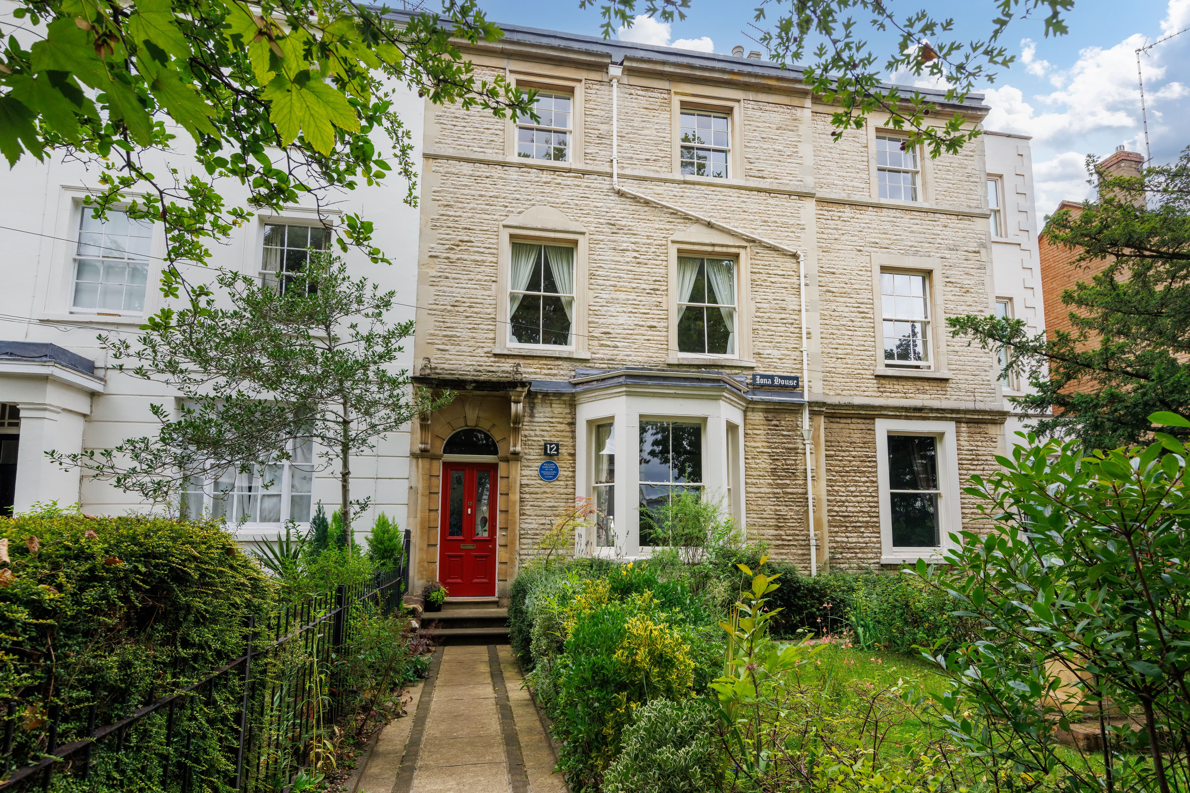Willes Road, Leamington Spa, CV32 - photo 1 of 48