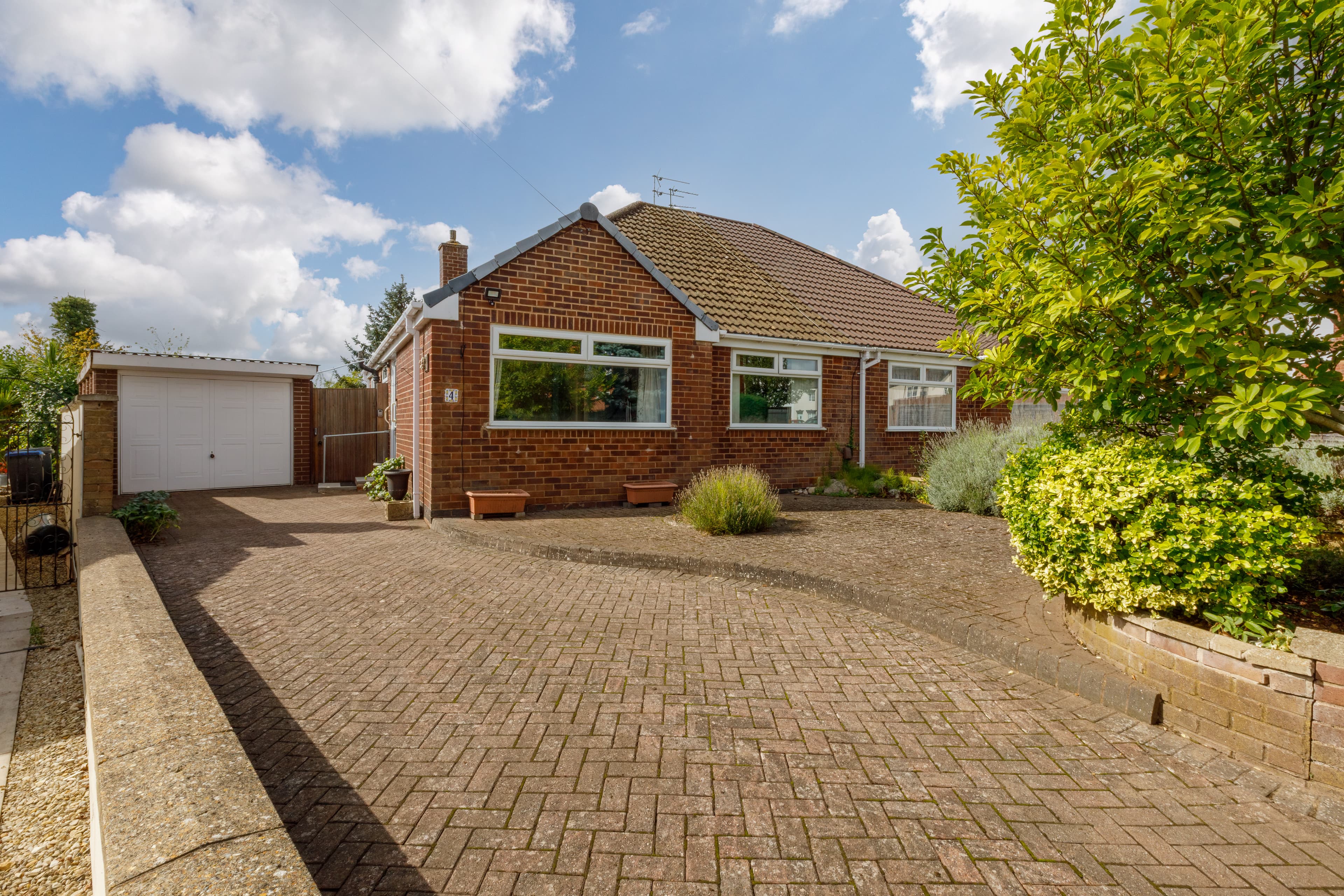 Hillcrest, Cubbington, Leamington Spa, CV32 - photo 1 of 37