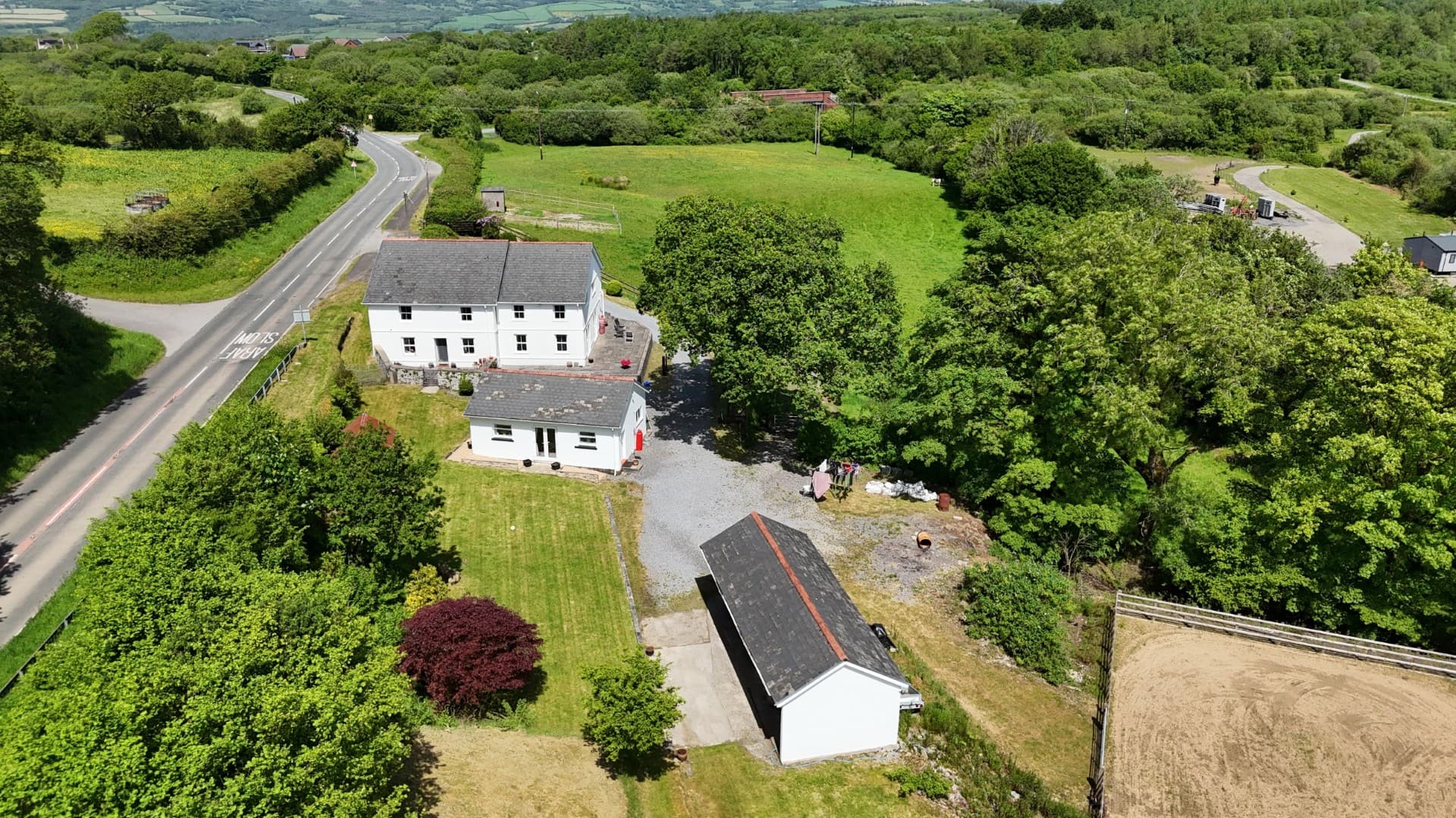 Cynheidre Isaf, Five Roads, Llanelli, SA15 - photo 1 of 29