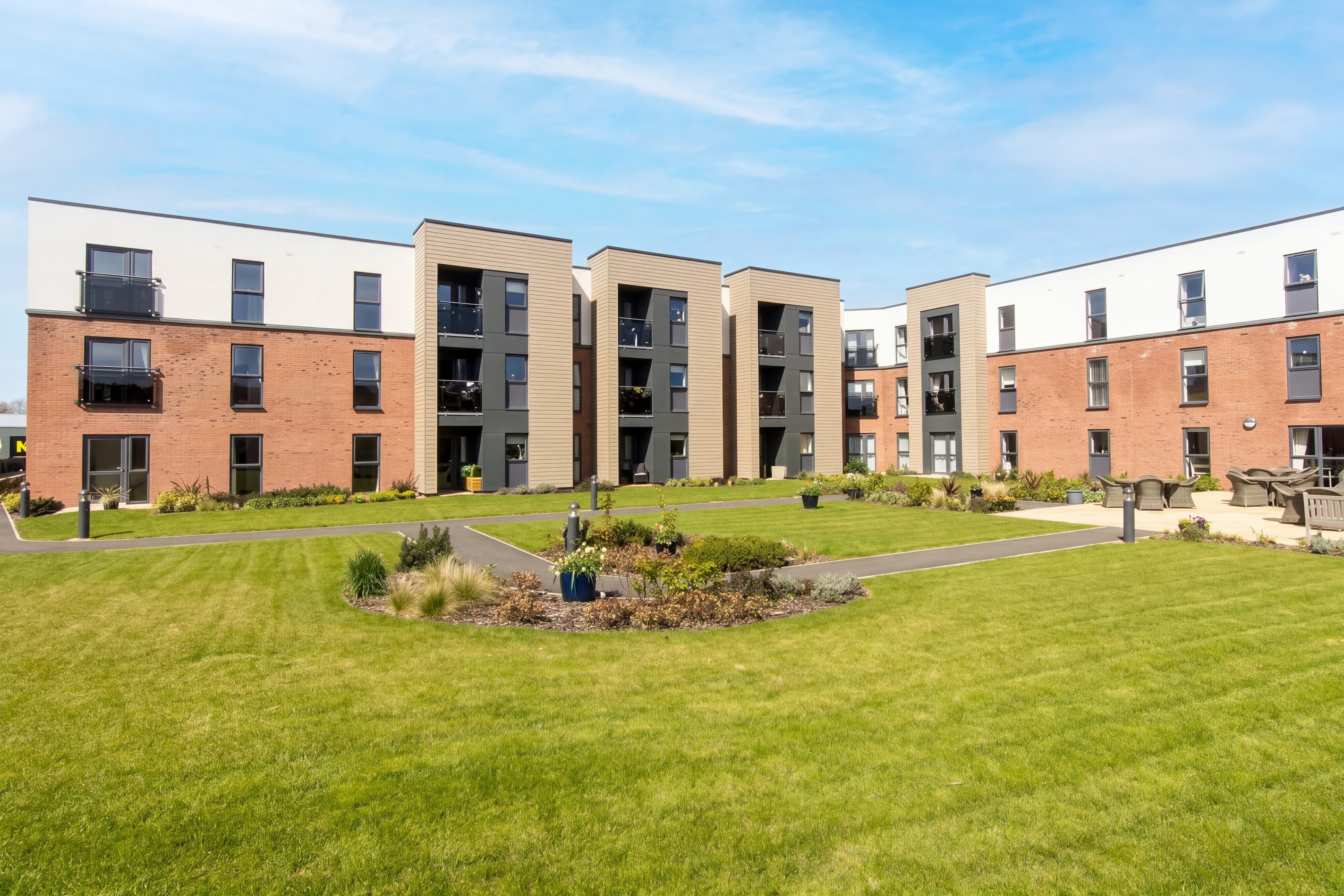 Elizabeth Place, Trimbush Way, Market Harborough, LE16 - photo 1 of 5