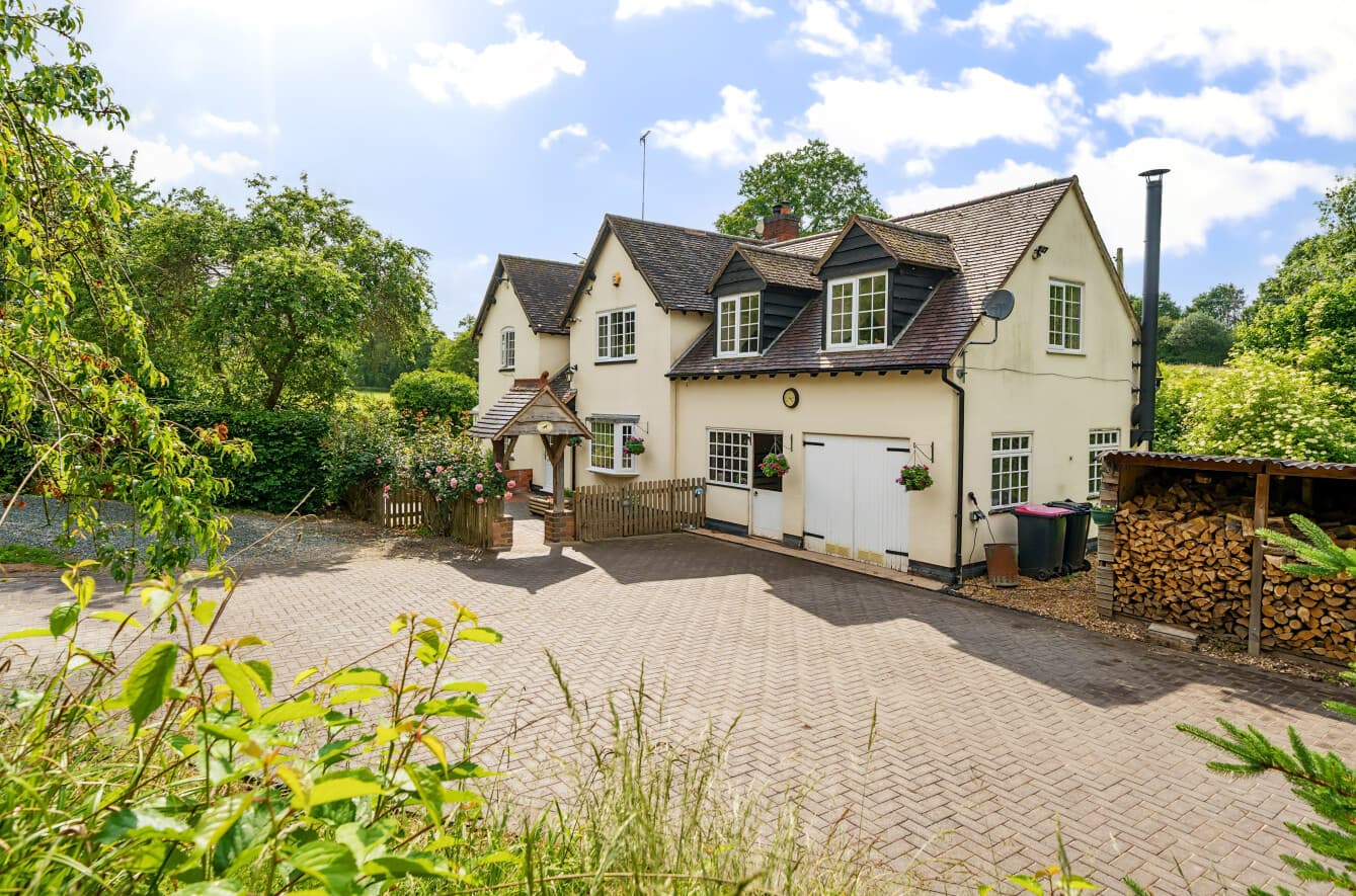 Rawn Hill Cottage, Mancetter, Atherstone, CV9 - photo 1 of 28
