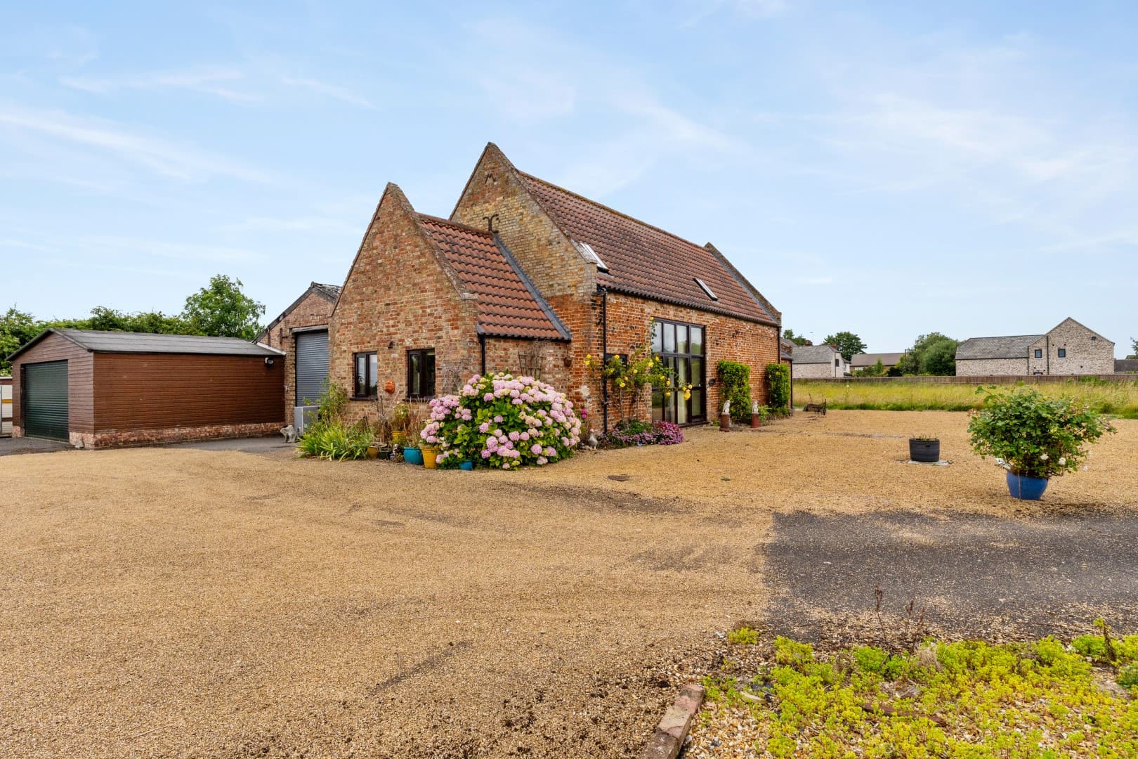 Owl Barn Lodge, 33 Knights End Road, March, PE15 - photo 1 of 28