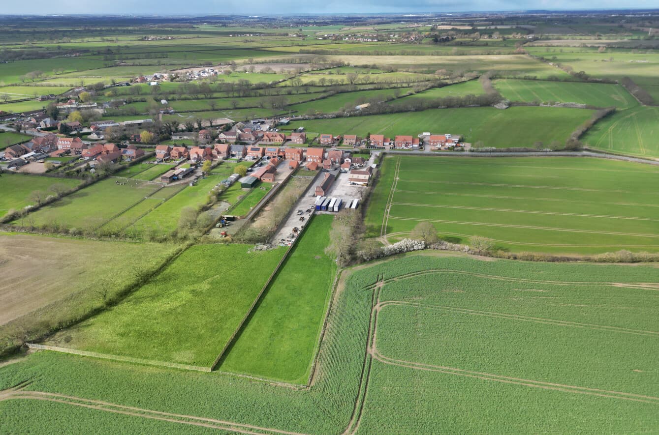 Park Gate Farm, Moss Road, Moss, Doncaster, DN6 - photo 1 of 33