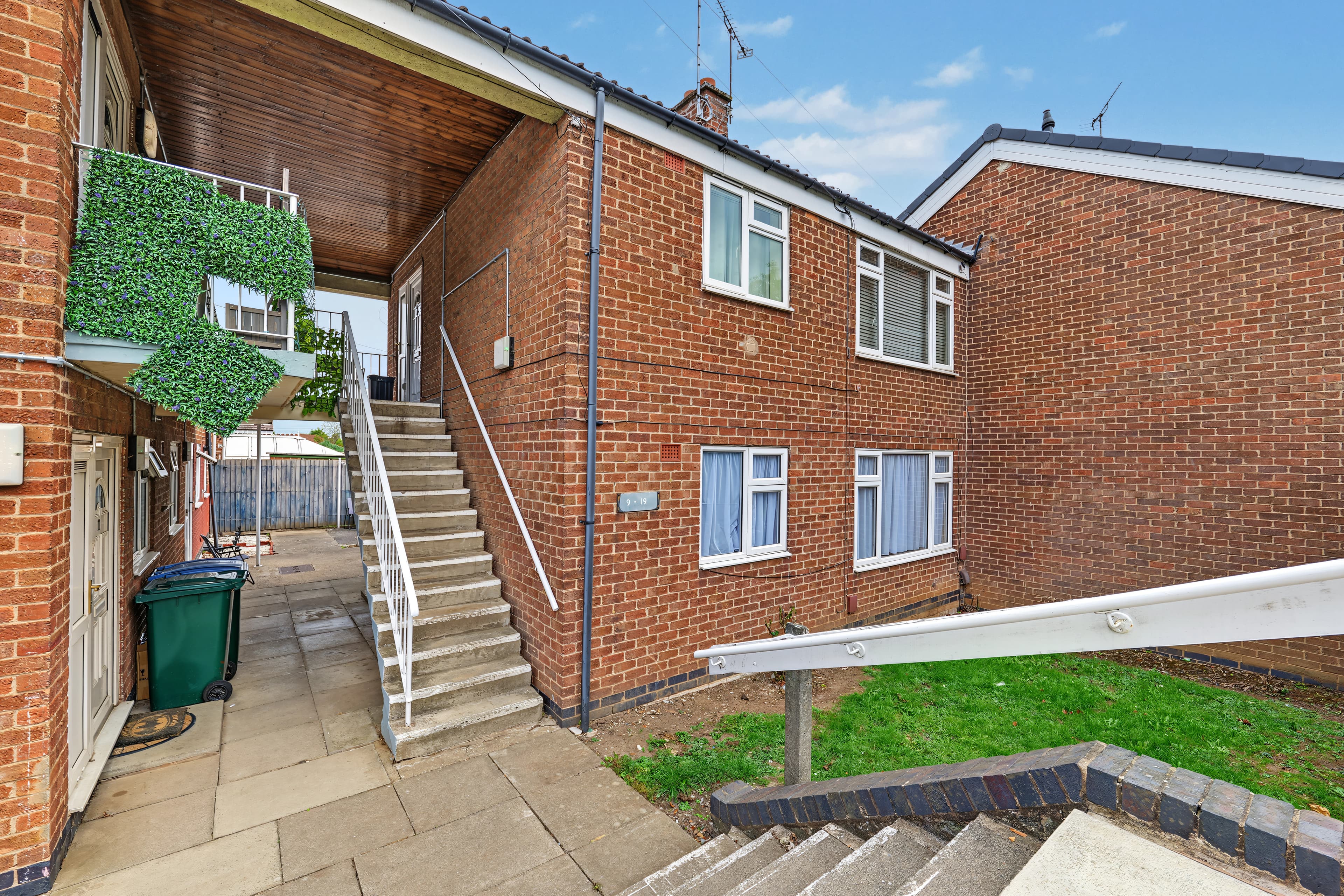 Westmorland Road, Coventry, CV2 - photo 1 of 9