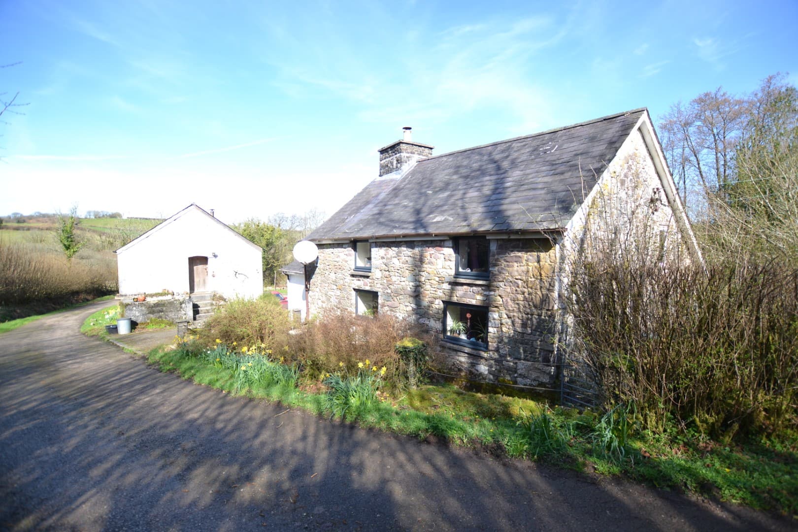 Cwmllwyd, Gwynfe, Llangadog, SA19 - photo 1 of 21
