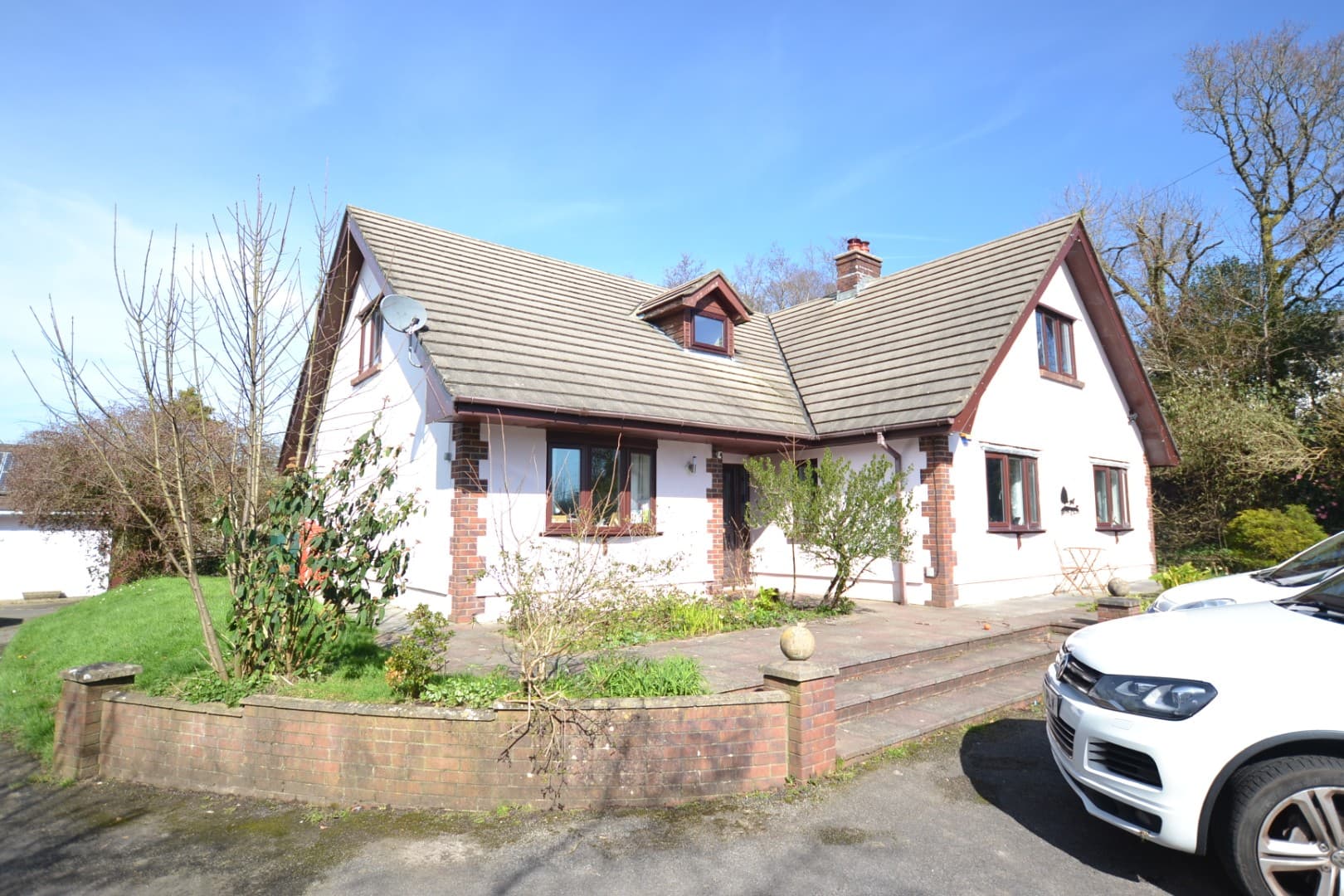 Bryn Celyn, Heol Ddu, Ammanford, SA18 - photo 1 of 21