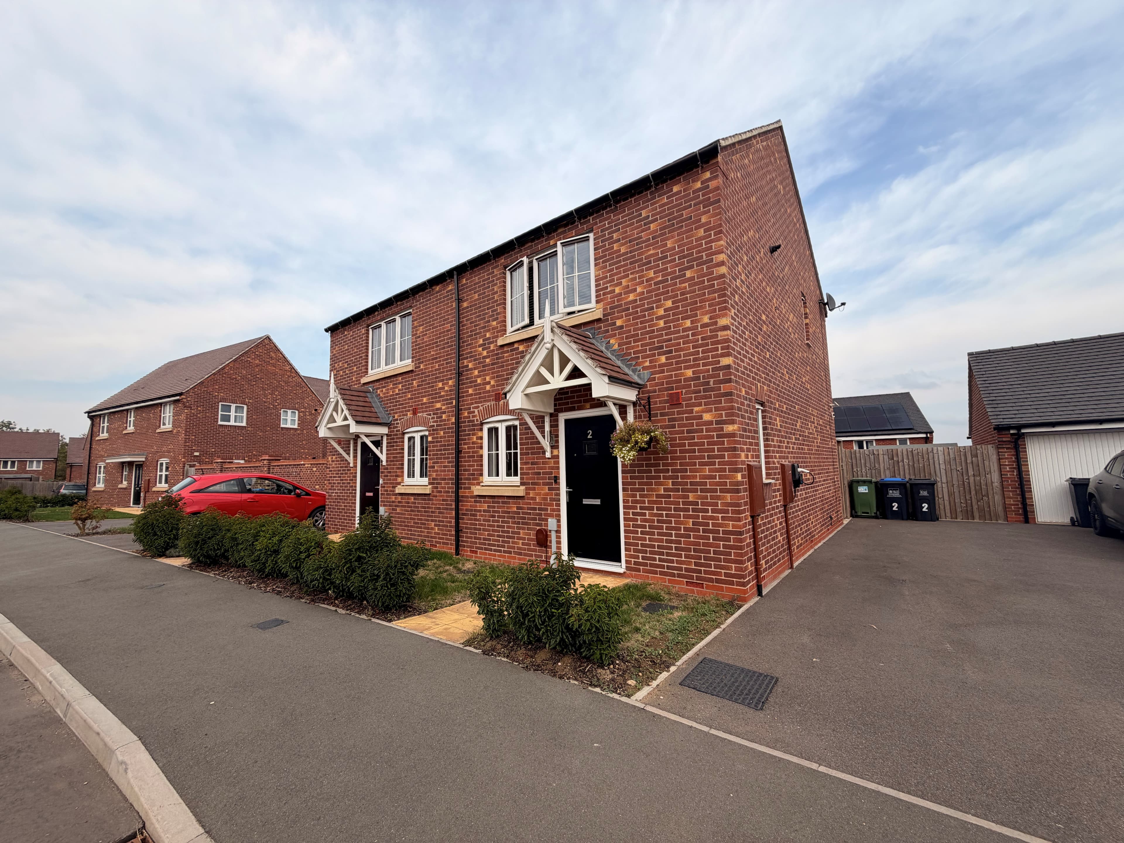 Avalon Close, Stratford-Upon-Avon, CV37 - photo 1 of 11
