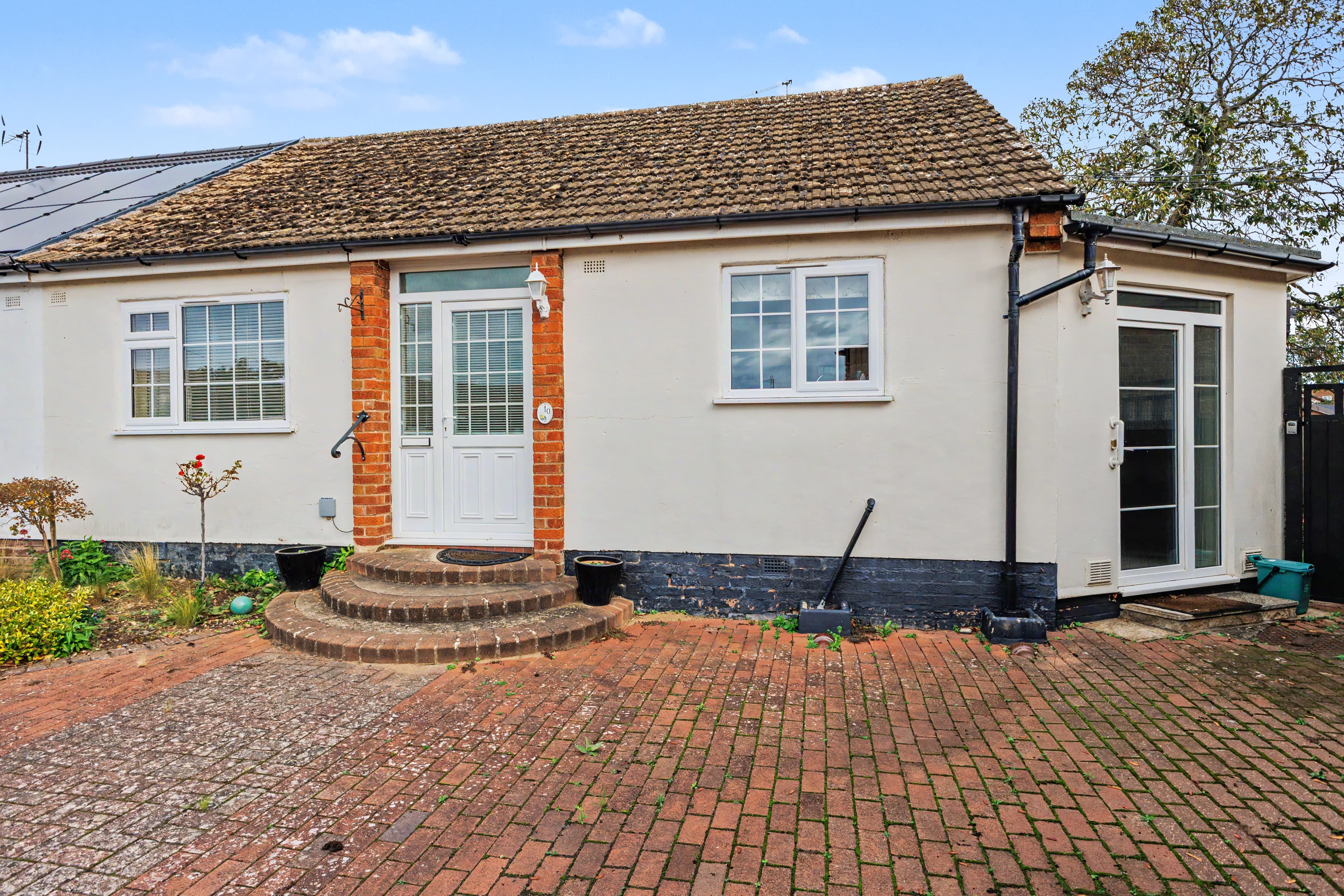 Magdalen Close, Lower Quinton, Stratford-Upon-Avon, CV37 - photo 1 of 40