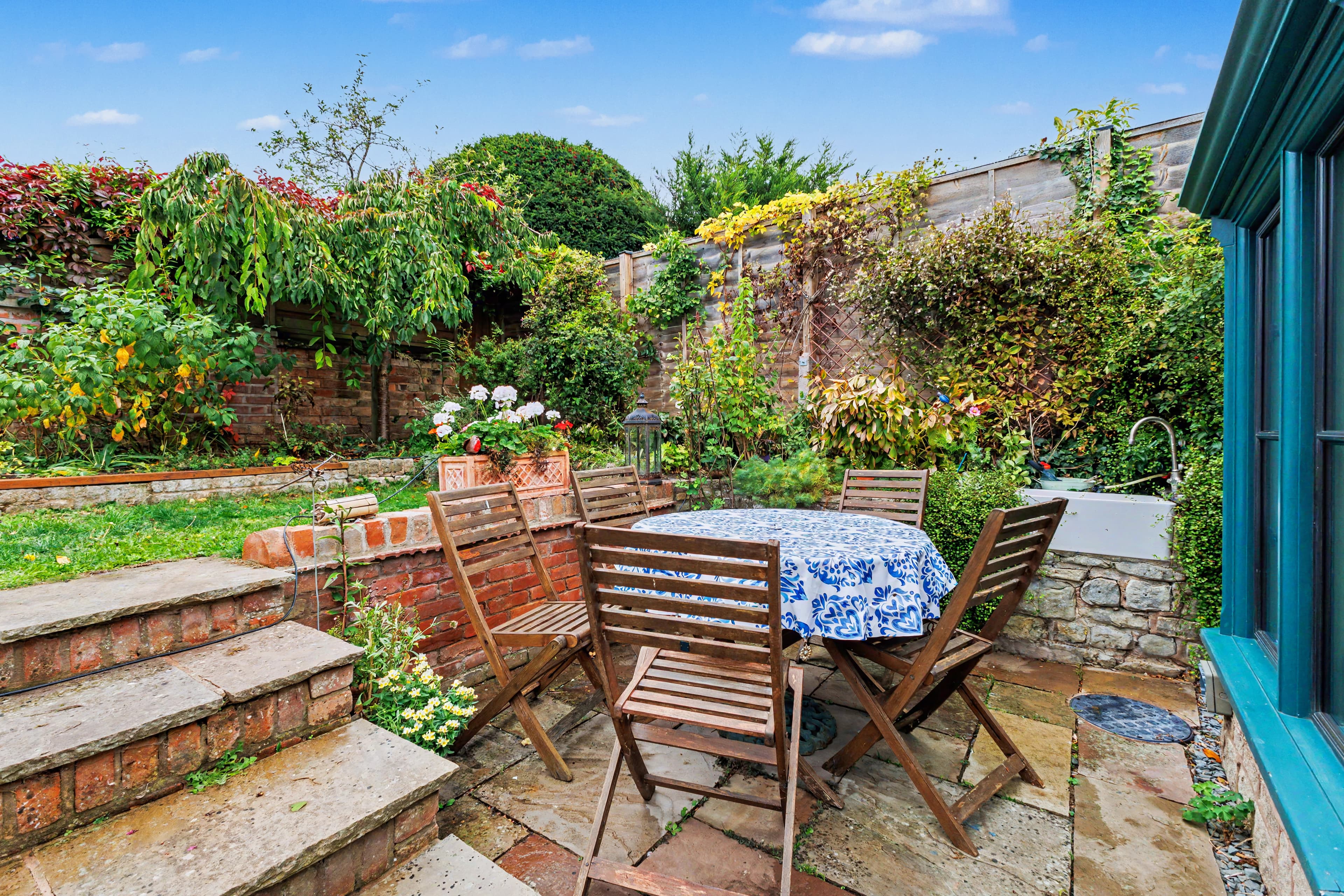 Oak Cottage, Mill Street, Kineton, Warwick, CV35 - photo 1 of 14