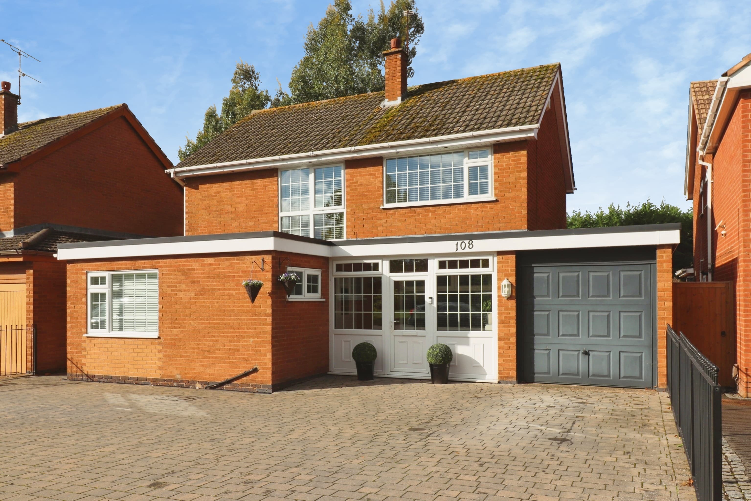 Pallett Drive, Nuneaton, CV11 - photo 1 of 33