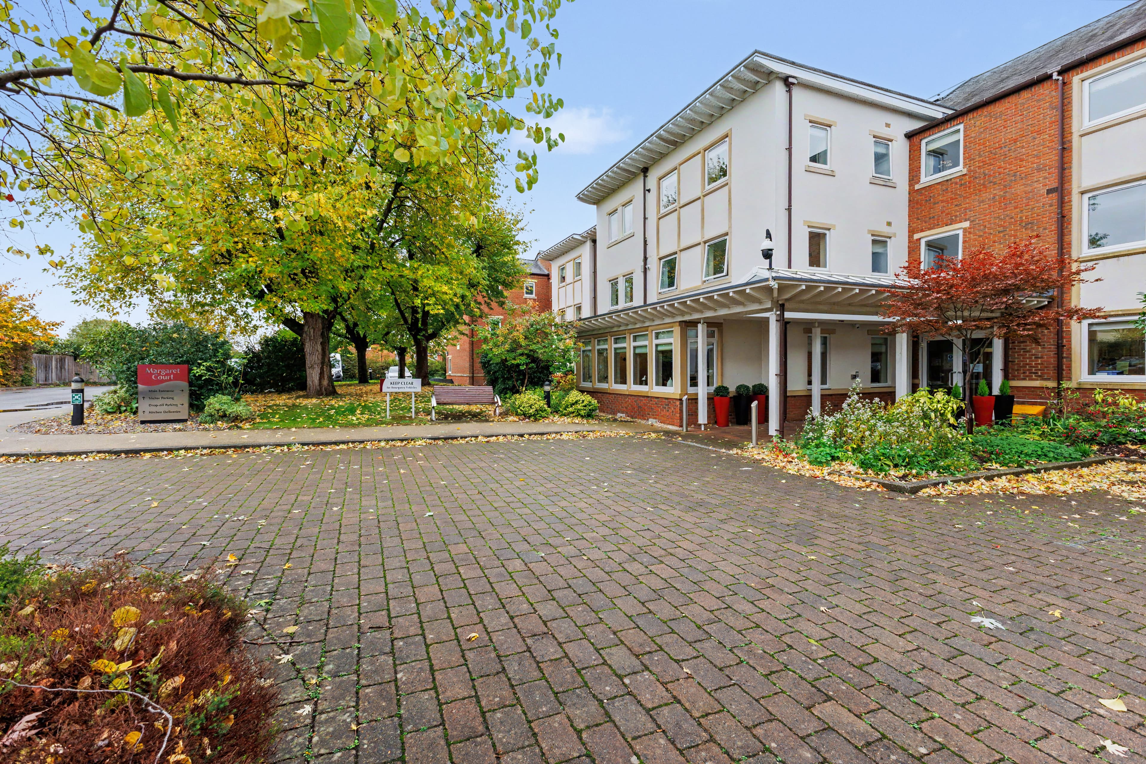 212 Margaret Court, Main Street, Tiddington, Stratford-Upon-Avon, CV37 - photo 1 of 20